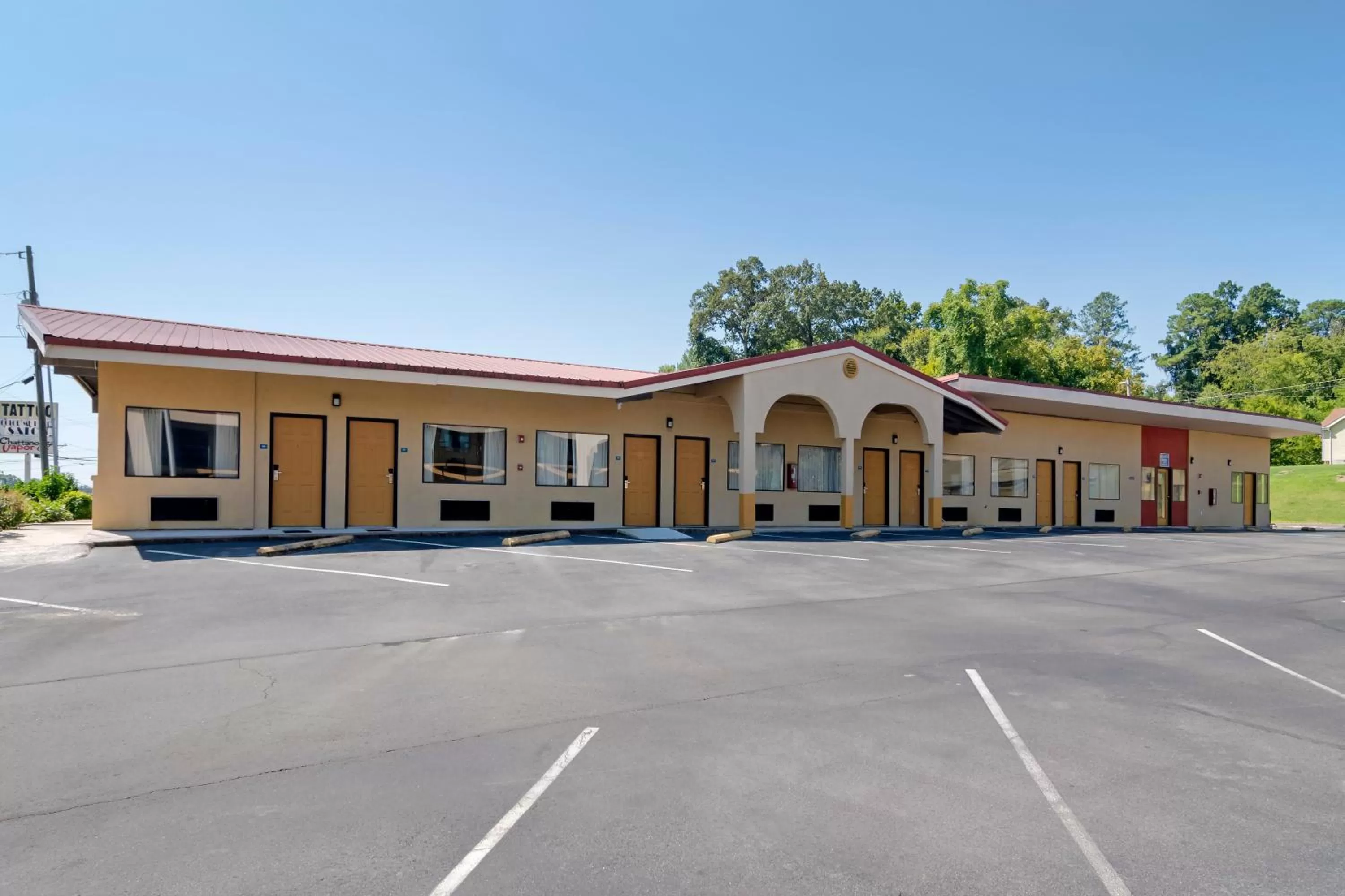 Property building in Econo Lodge Inn & Suites