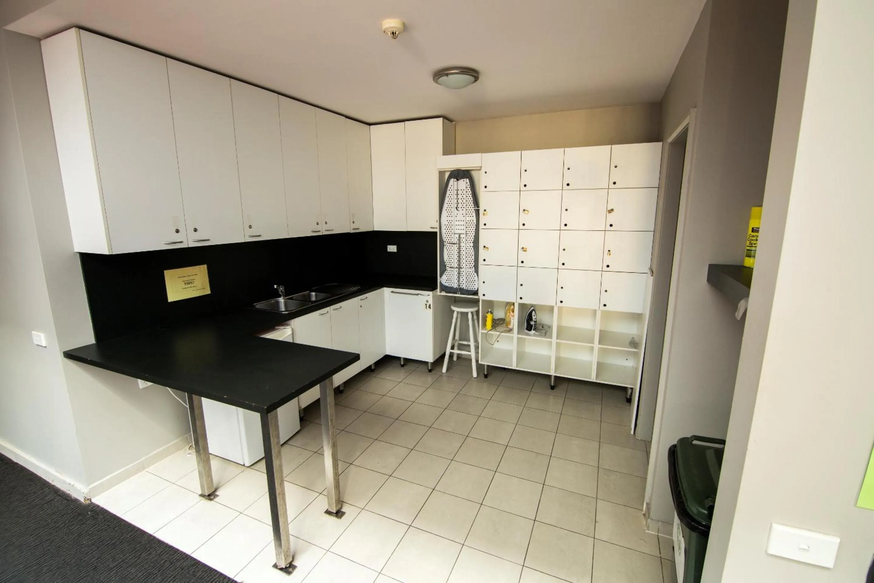 Kitchen or kitchenette in Cambridge Lodge