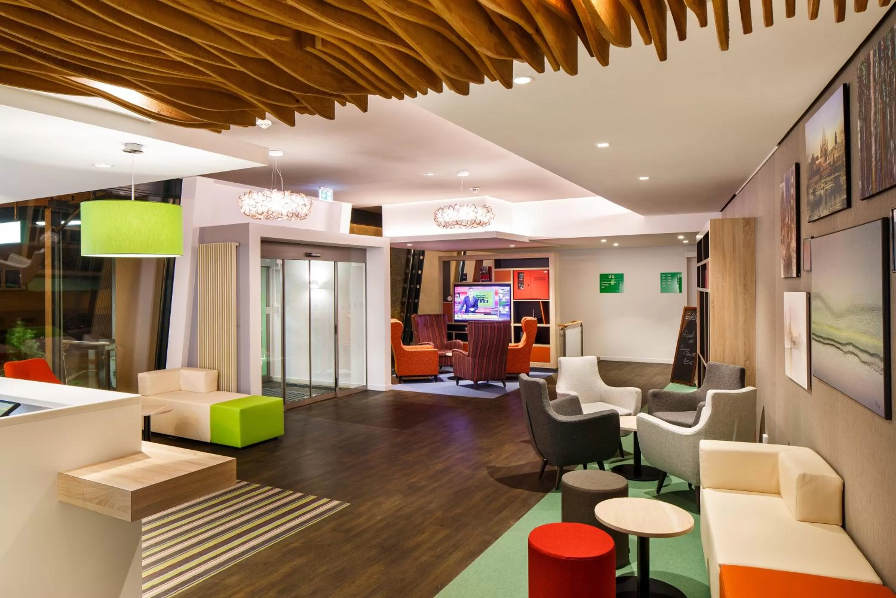 Lobby or reception, Lobby/Reception in Holiday Inn Dresden - City South, an IHG Hotel