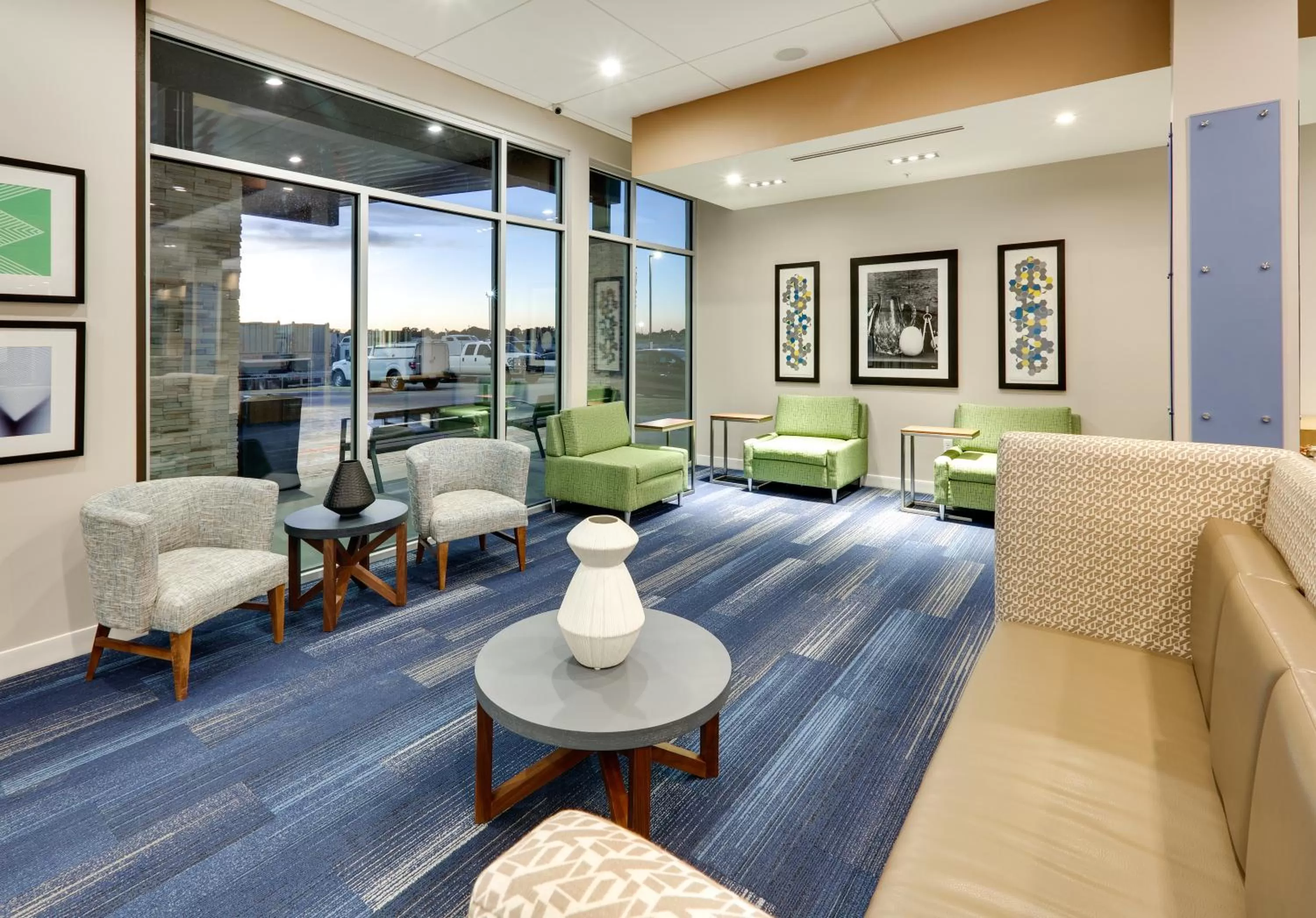 Lobby or reception in Holiday Inn Express - Kermit by IHG