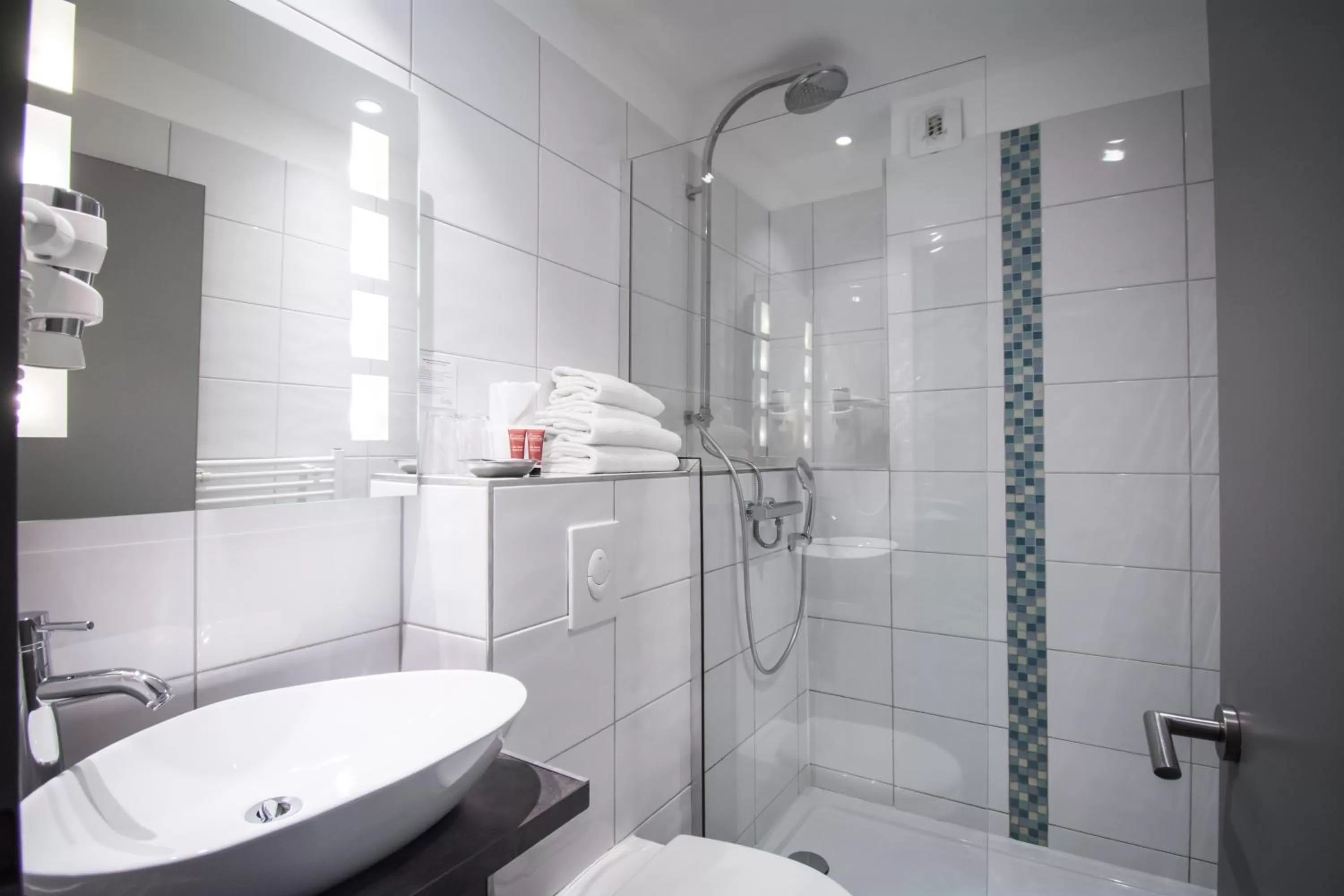 Bathroom in Hôtel Couvent du Franciscain Centre ville