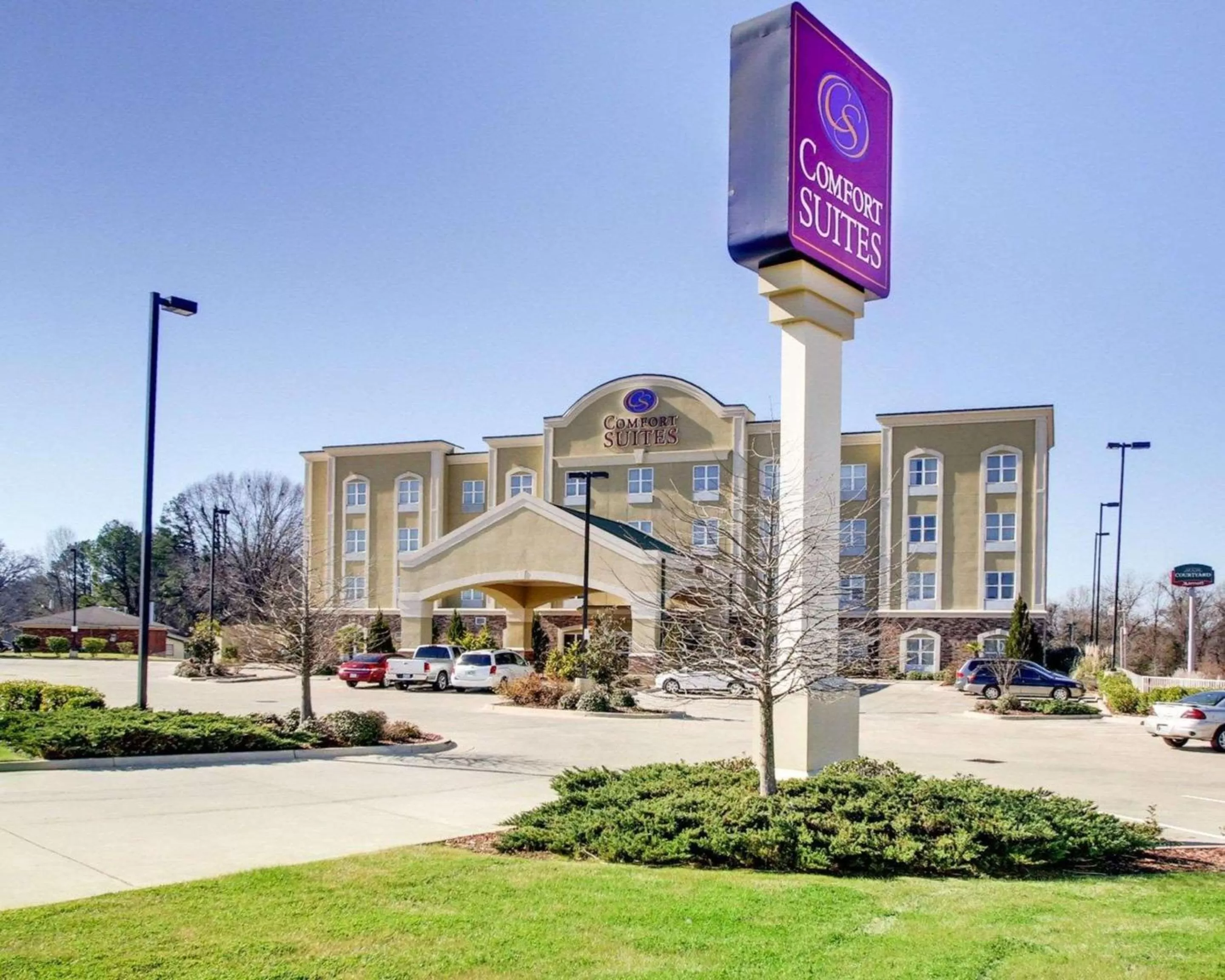 Property building in Comfort Suites Vicksburg