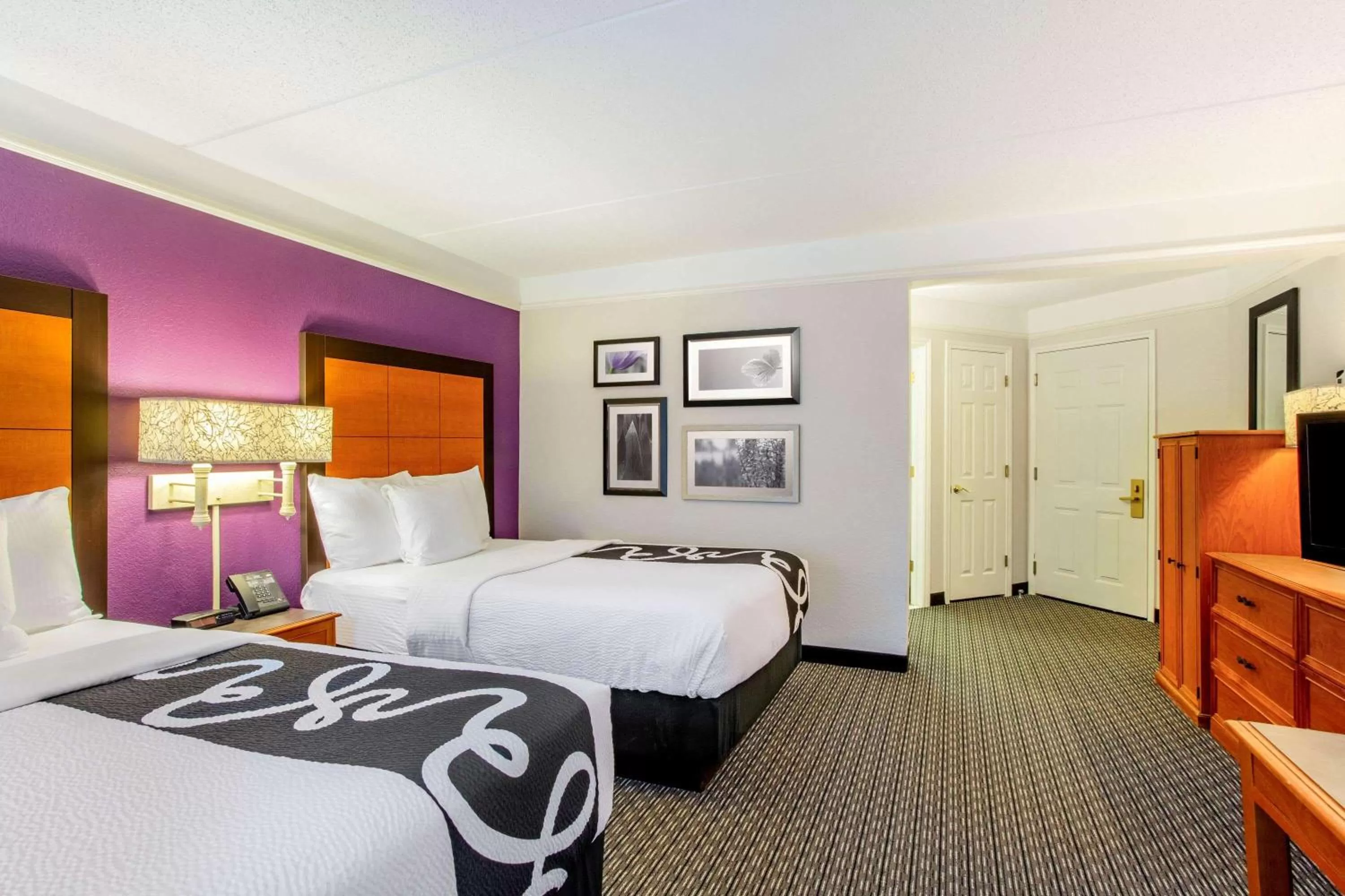 2 Full Beds, Mobility/Hearing Impaired Accessible Room, Tub w/ Grab Bars, NSMK in La Quinta by Wyndham Raleigh Durham Intl AP