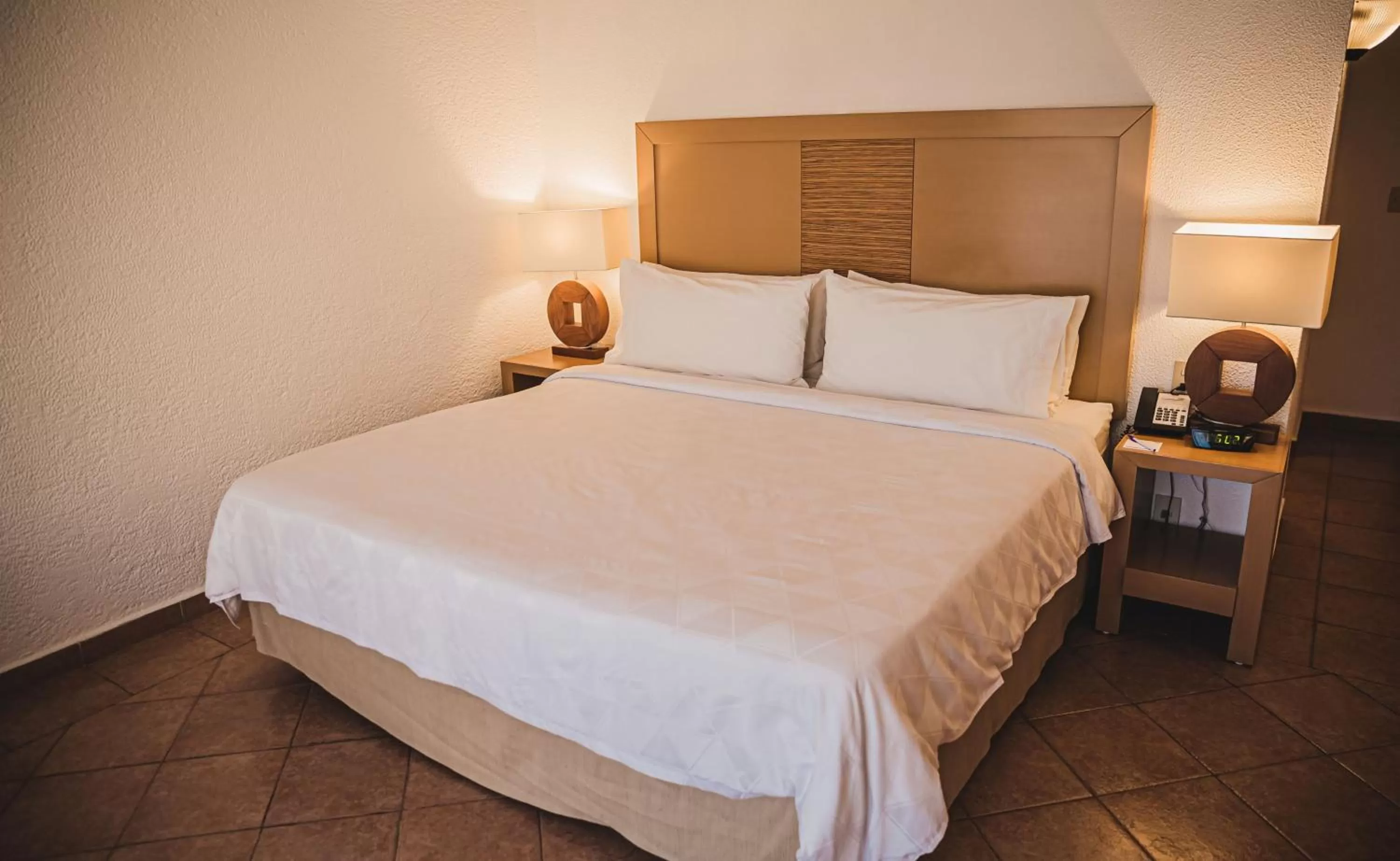 Photo of the whole room, Bed in Holiday Inn Resort Acapulco, an IHG Hotel