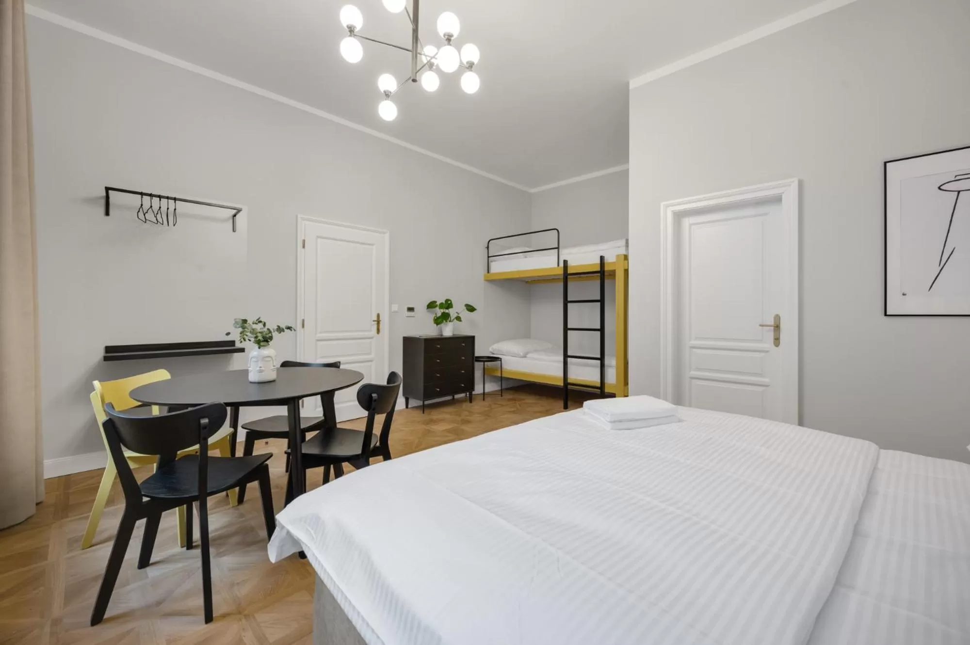 Photo of the whole room, Bed in Palace Apartments