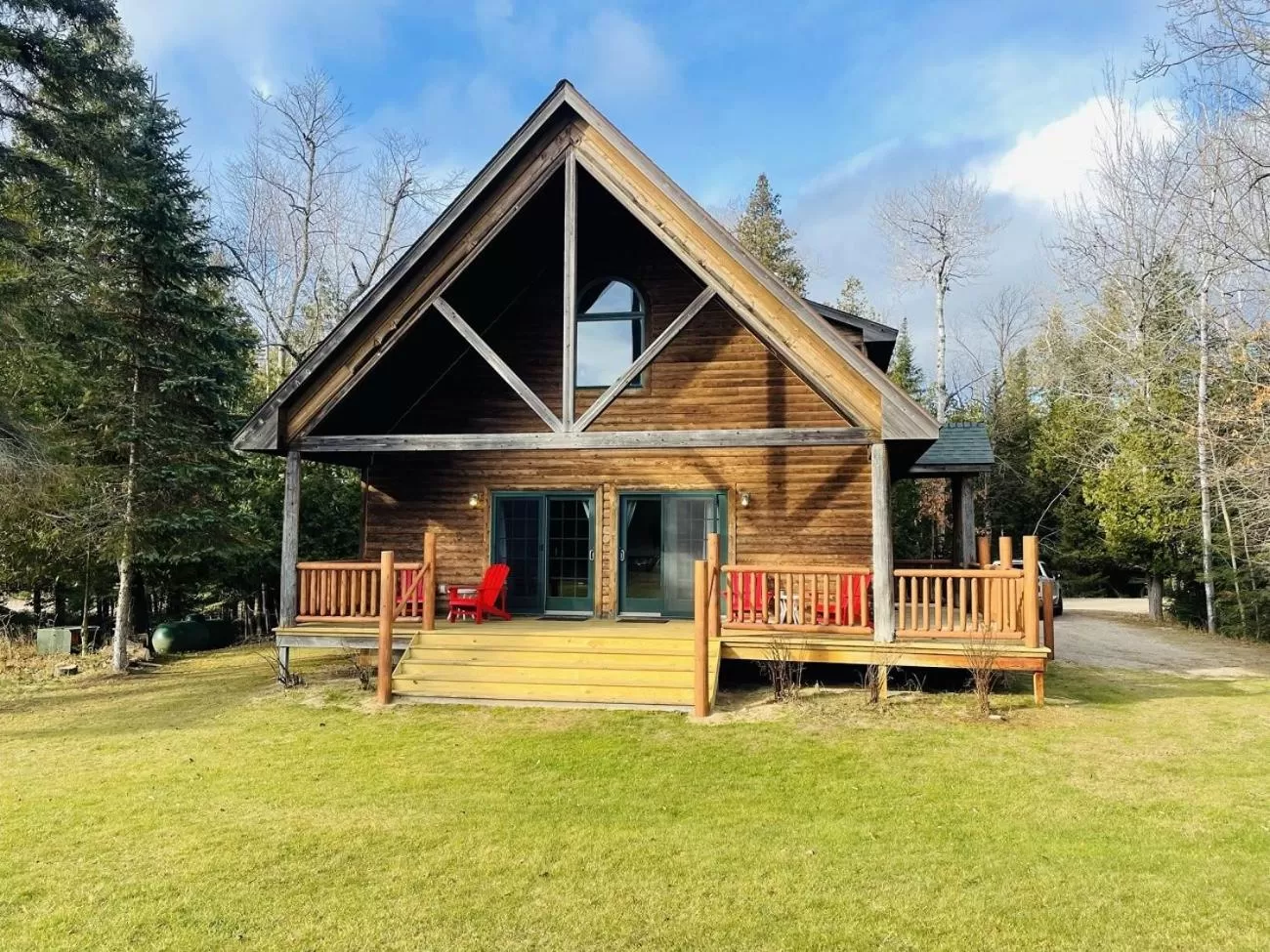 Property building in Drummond Island Resort