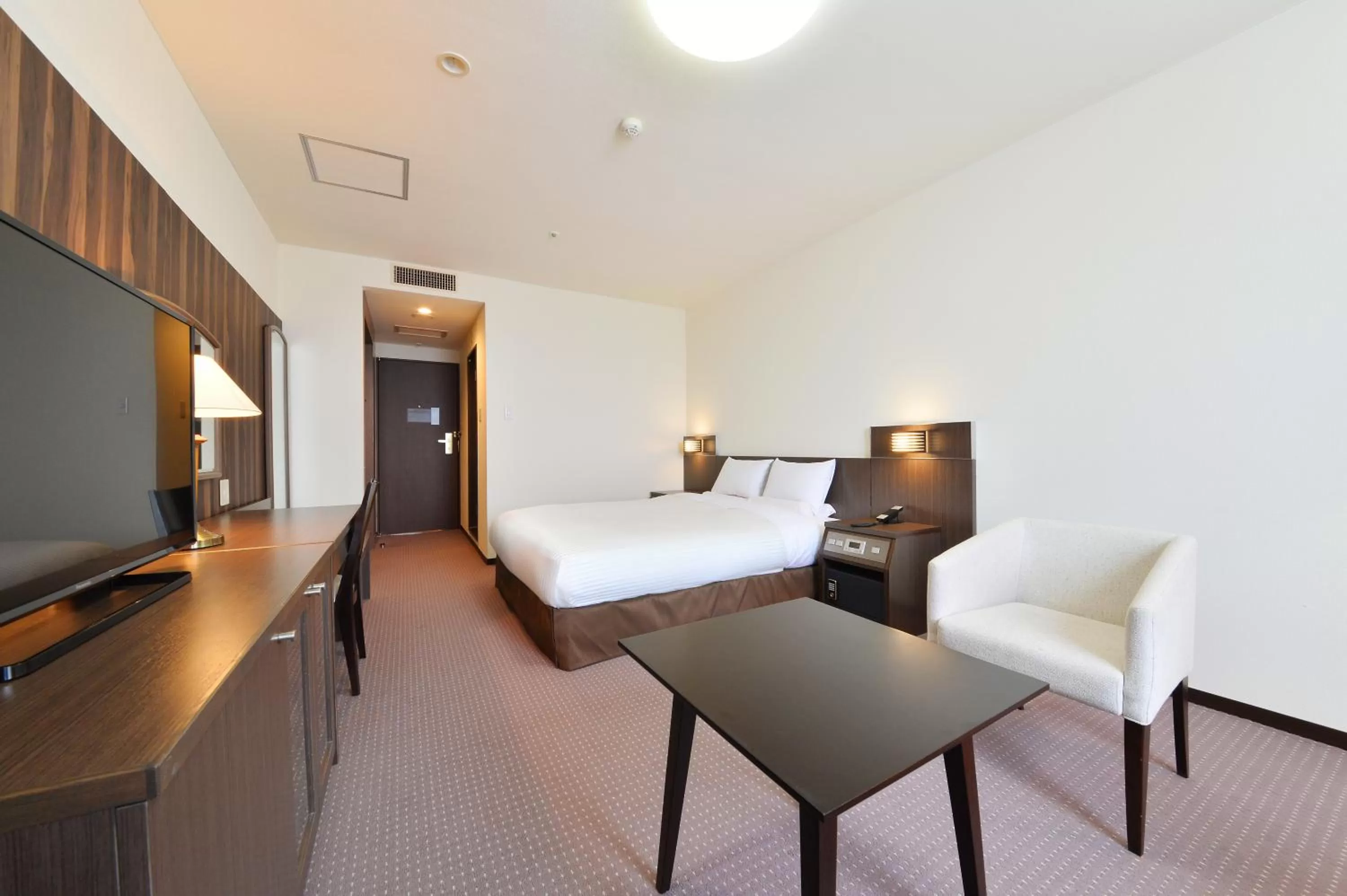 Photo of the whole room, Bed in Hakodate Kokusai Hotel