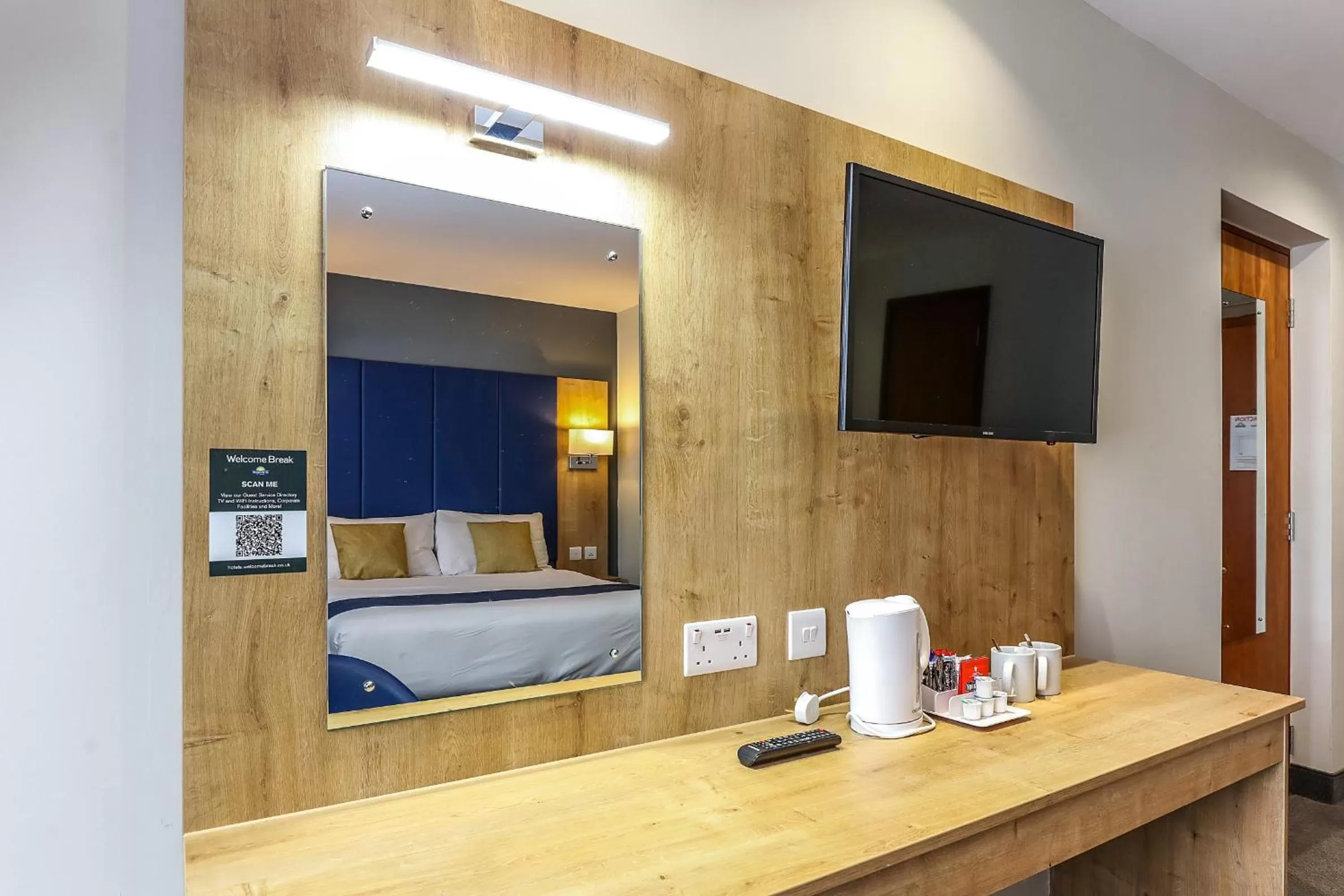 Bed in Days Inn Peterborough