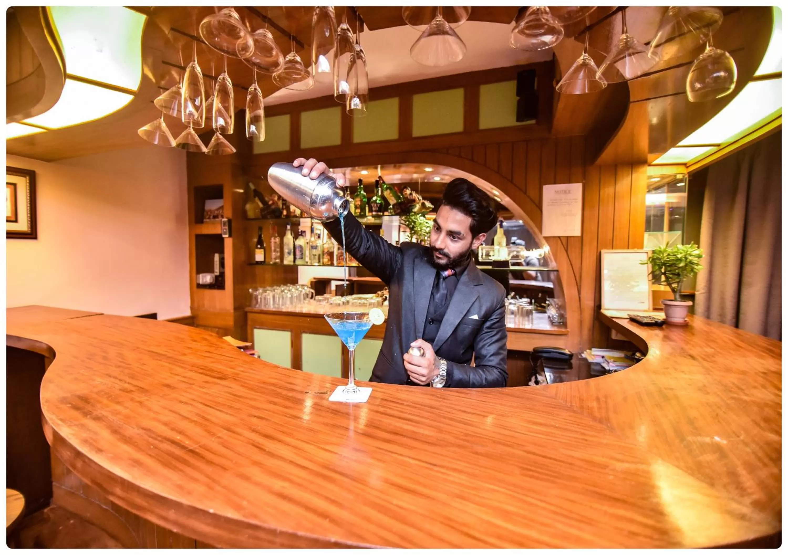 Lounge or bar in Cedar Inn