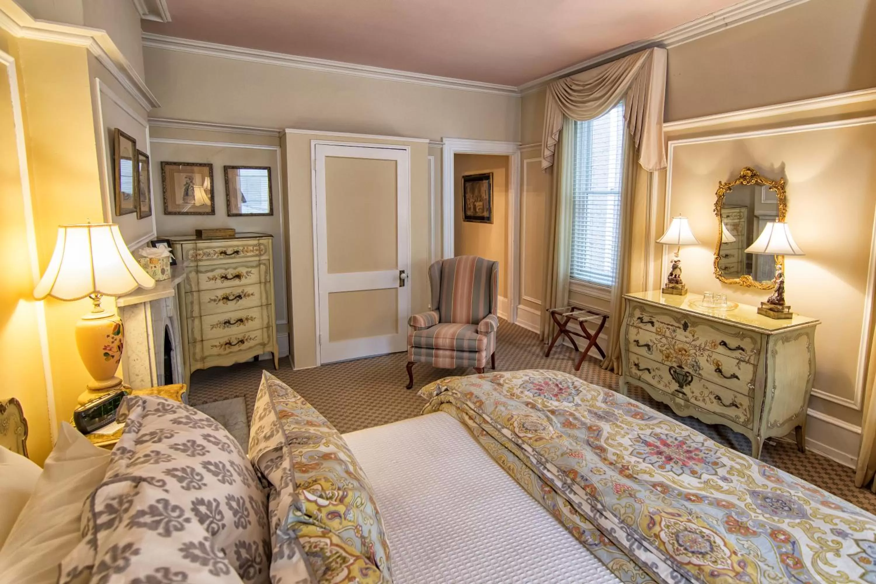 Bedroom, Bed in La Reserve Bed and Breakfast