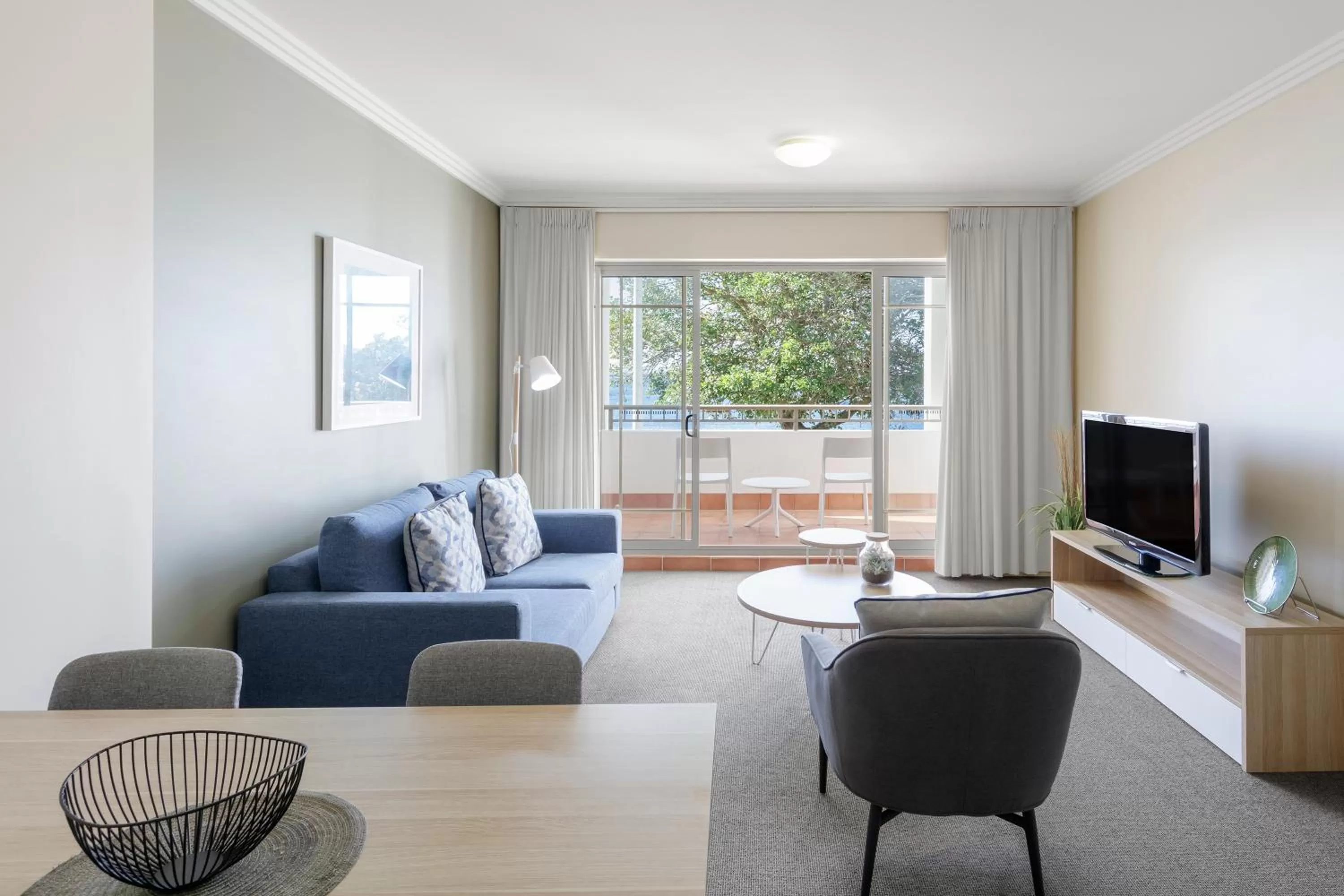 TV and multimedia in Ramada Resort by Wyndham Shoal Bay