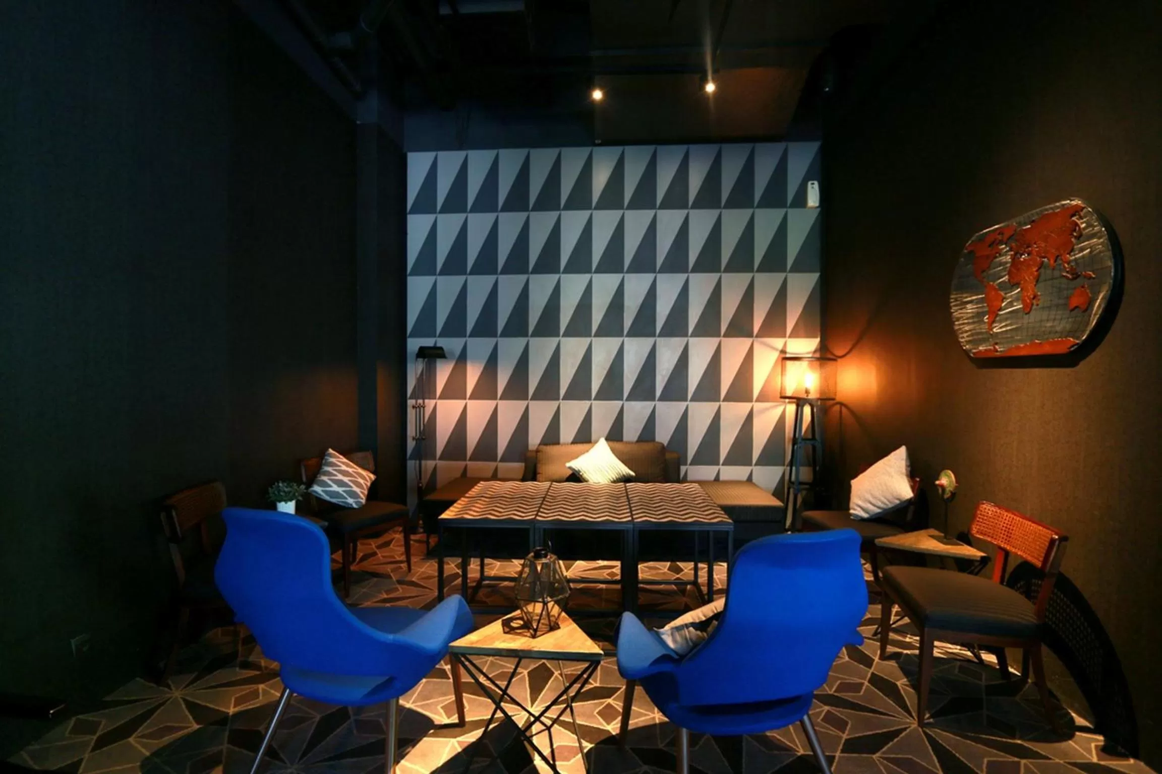 Restaurant/places to eat in Java Paragon Hotel & Residences