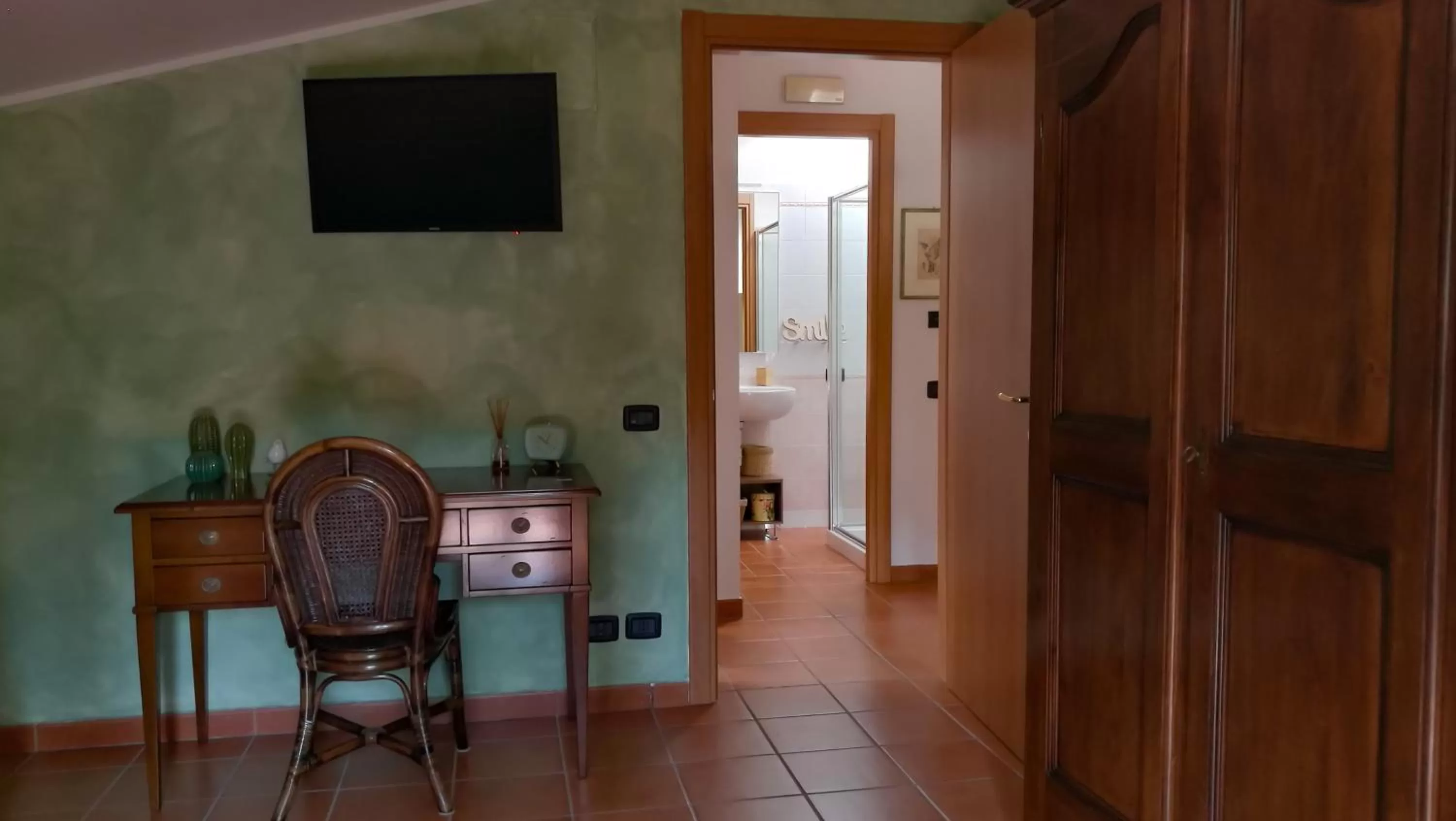 TV/Entertainment Center in La Merla