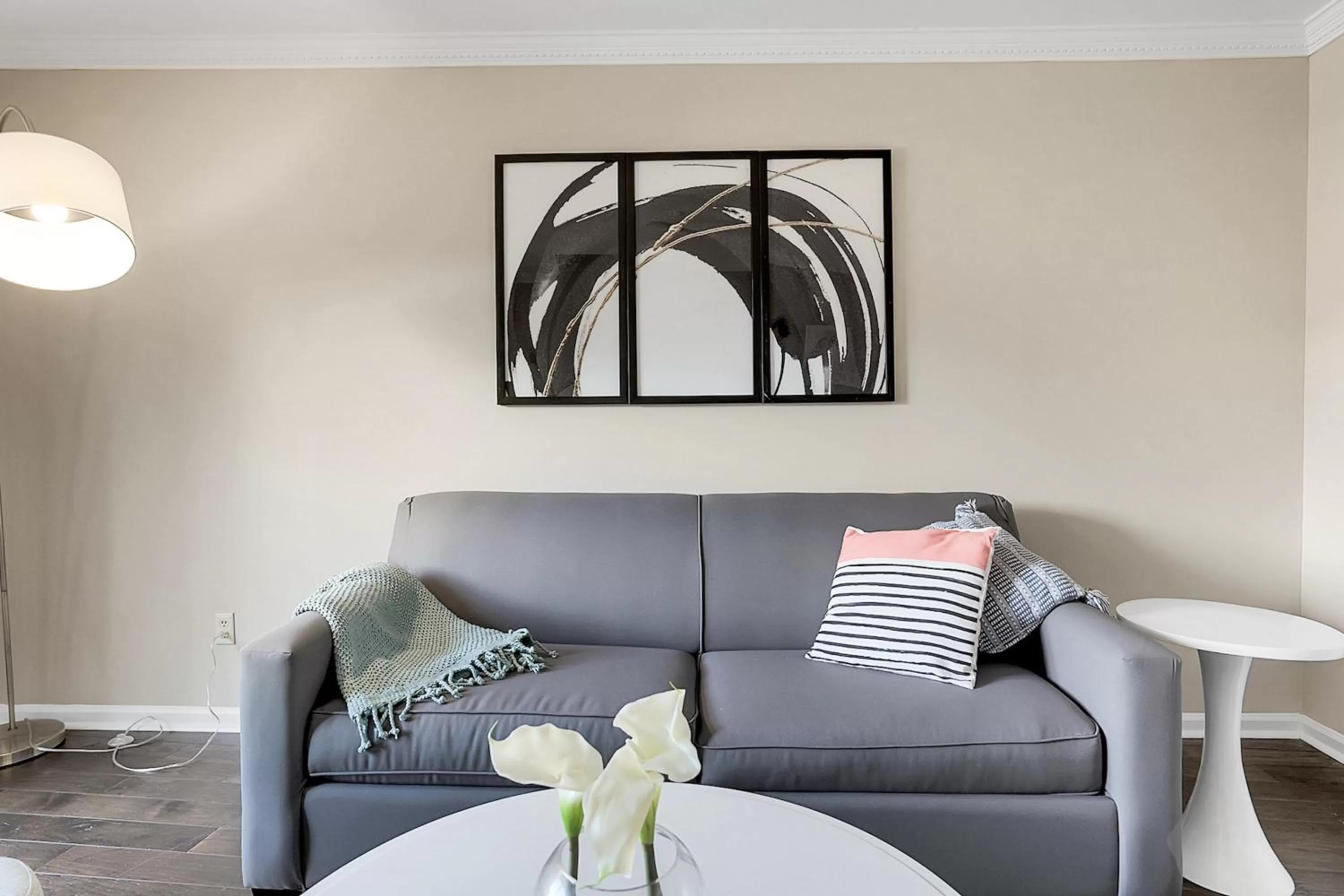 Living room in Kasa Downtown Louisville