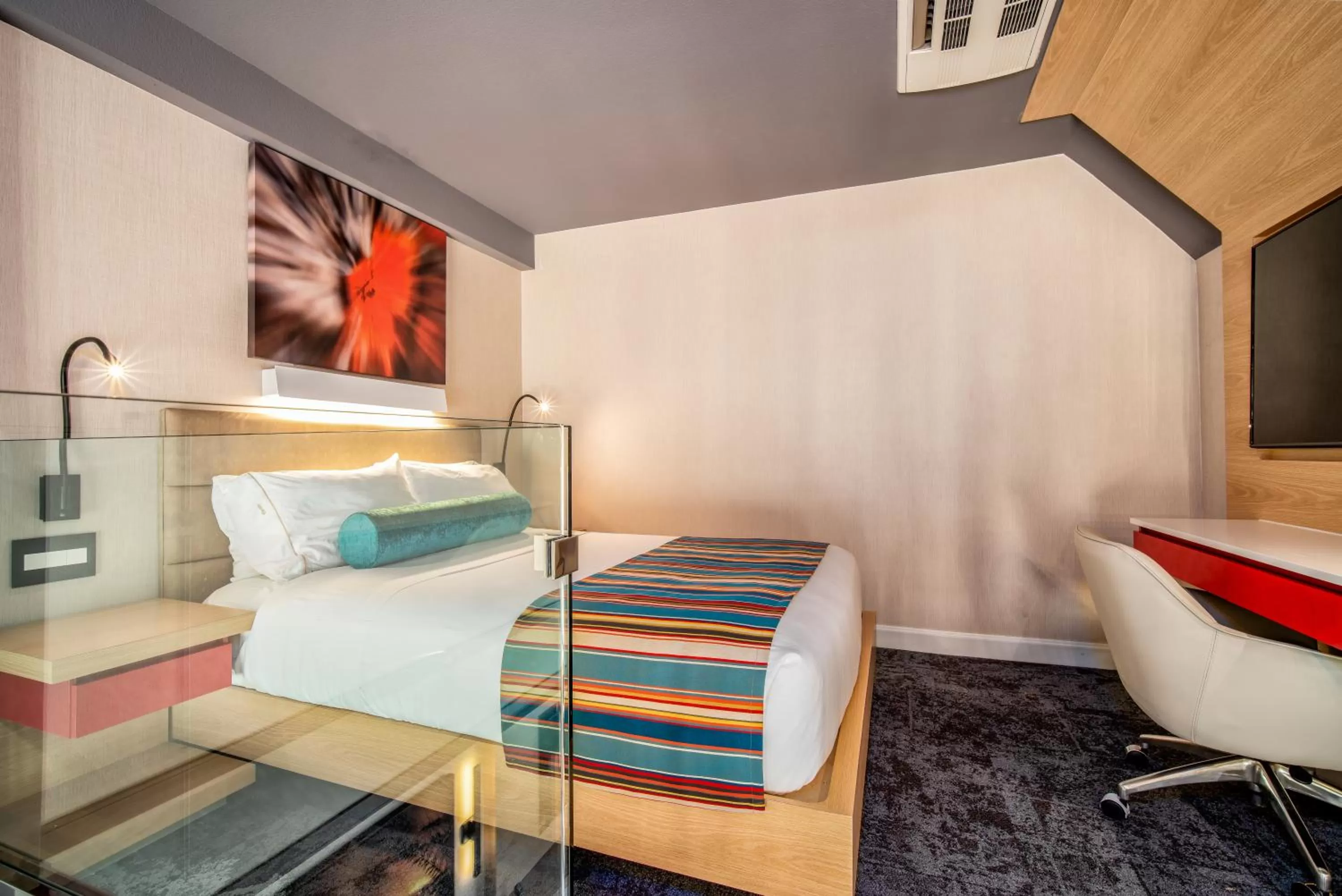 Bed in Century Park Hotel LA