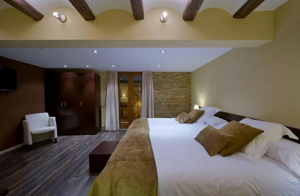 Balcony/Terrace, Bed in Hotel Cotori