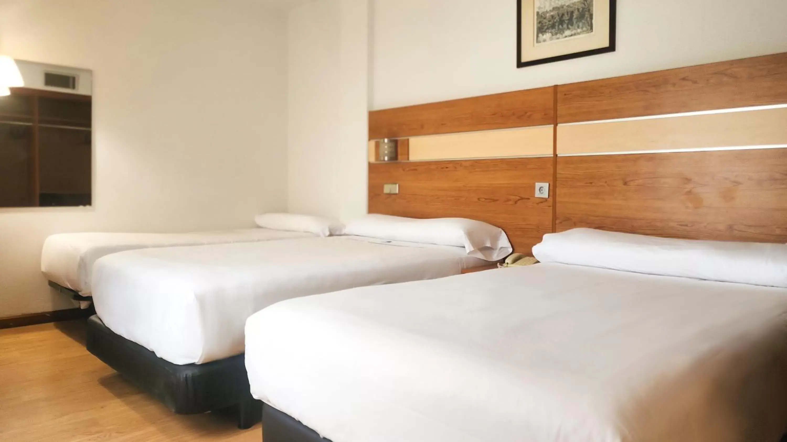 Standard Triple Room in Hotel Faranda Los Tilos, Ascend Hotel Collection Standard Triple Room in Hotel Faranda Los Tilos, Ascend Hotel Collection