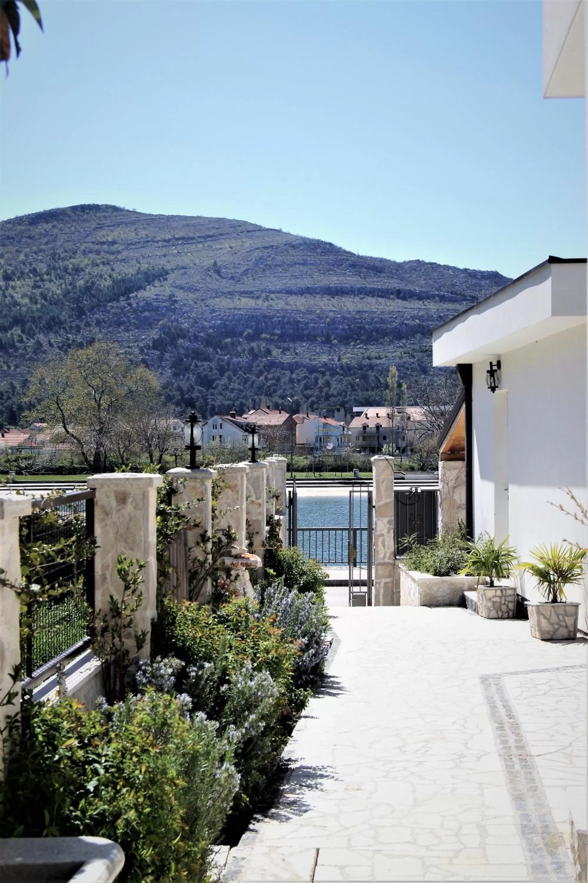 Property building in Herceg Vila