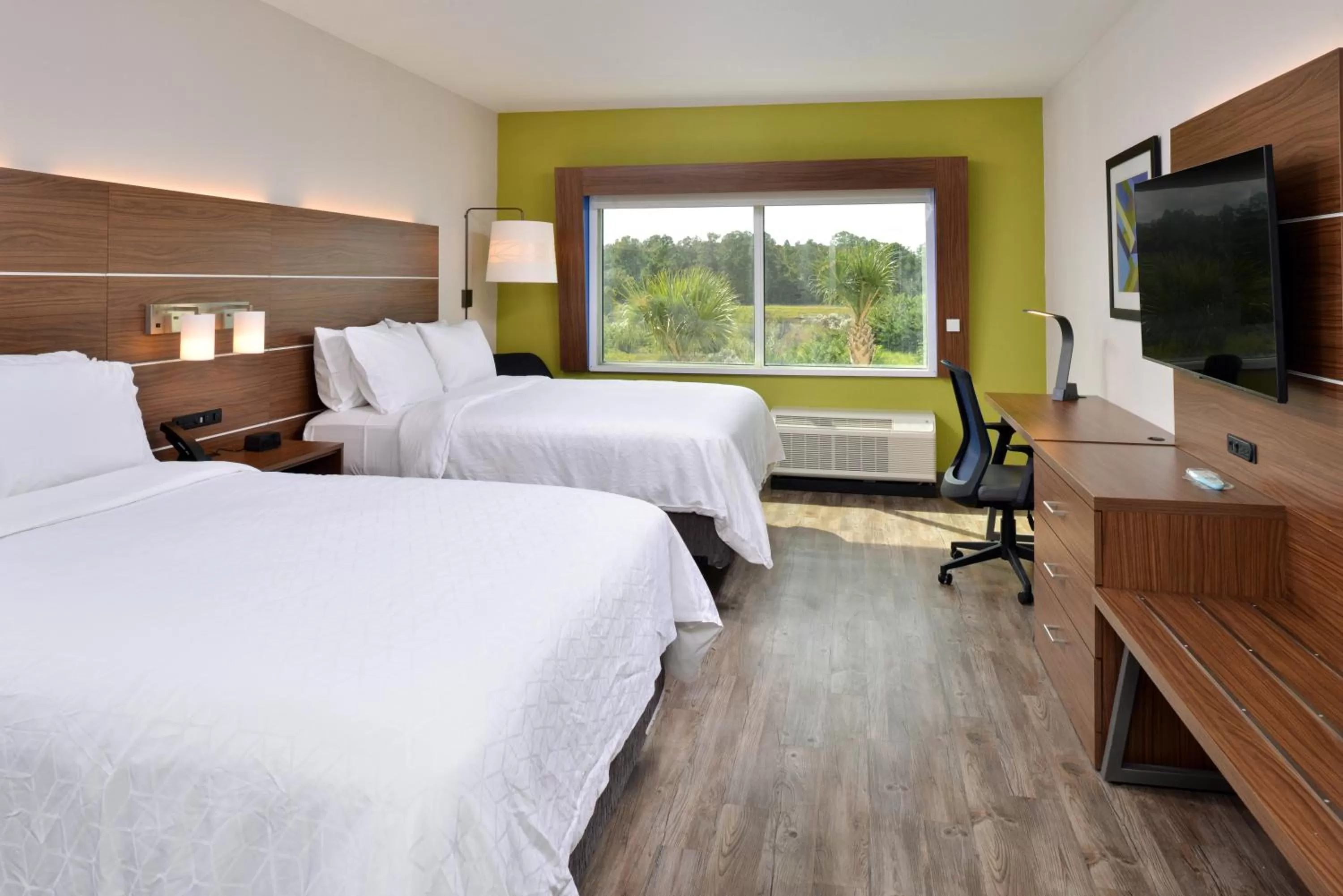 TV and multimedia, Bed in Holiday Inn Express Orlando - South Park by IHG