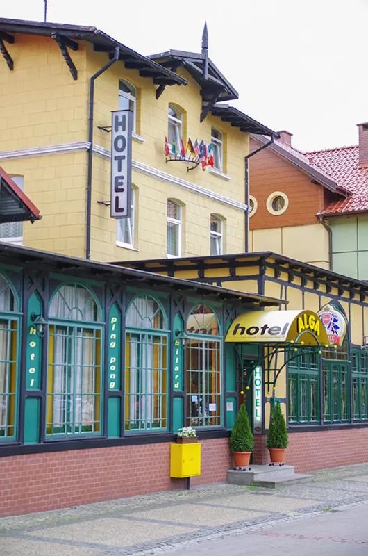 Facade/entrance in Hotel Alga