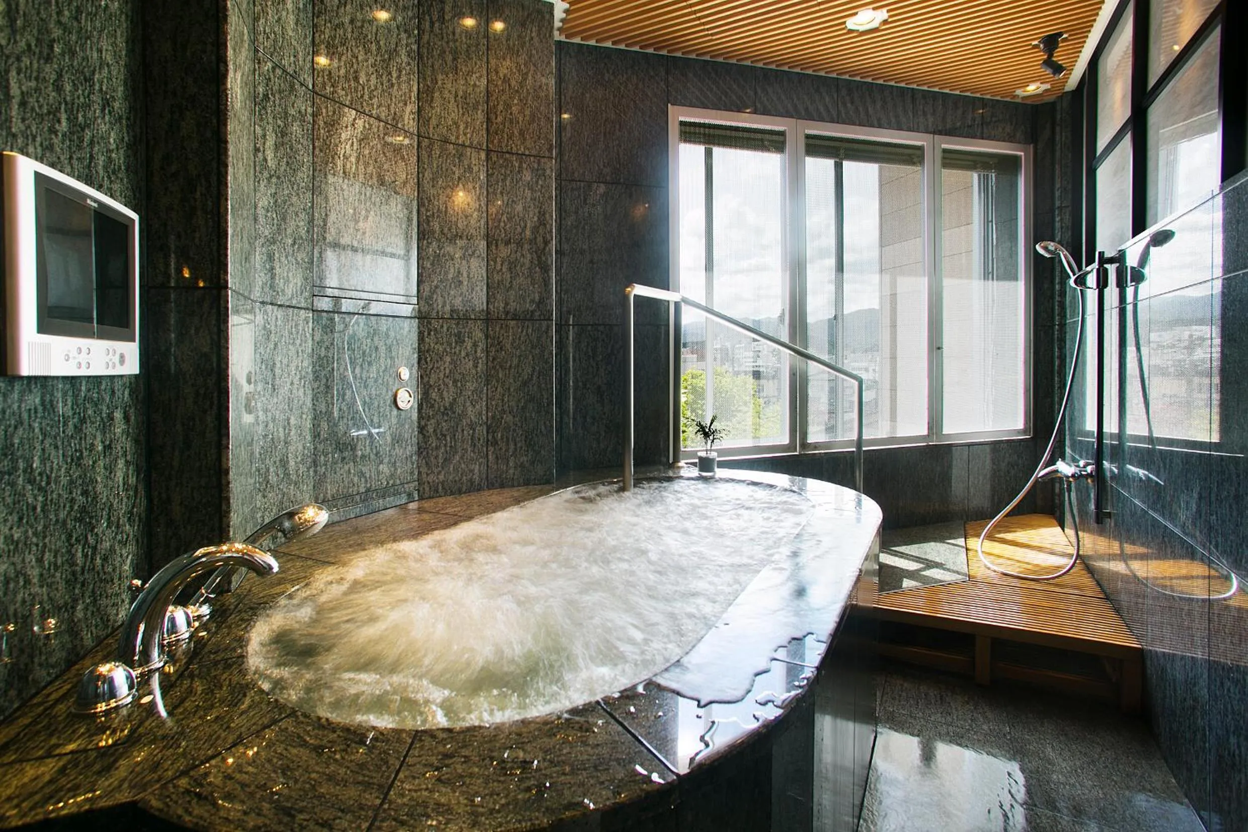 Spa and wellness centre/facilities in Honjin Hiranoya Kachoan