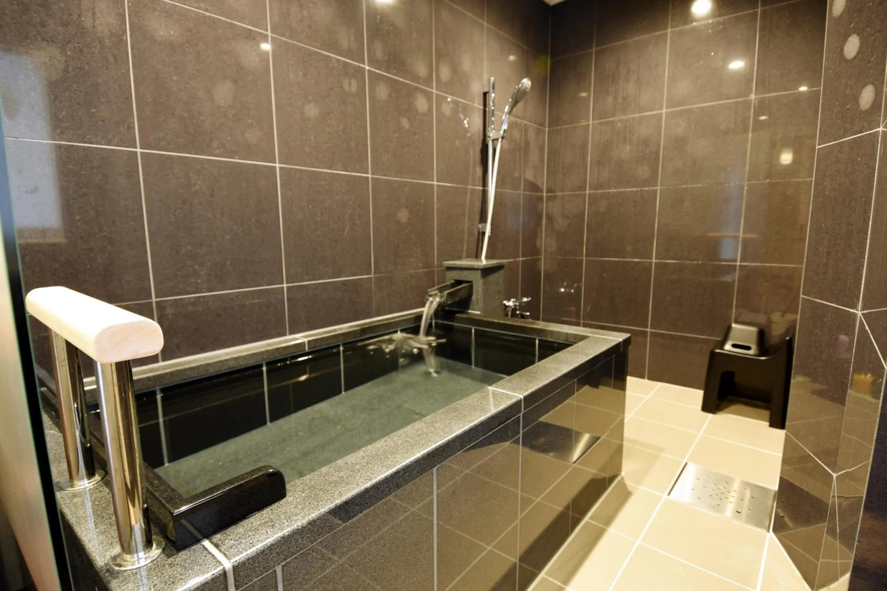 Shower in Arima Onsen Taketoritei Maruyama