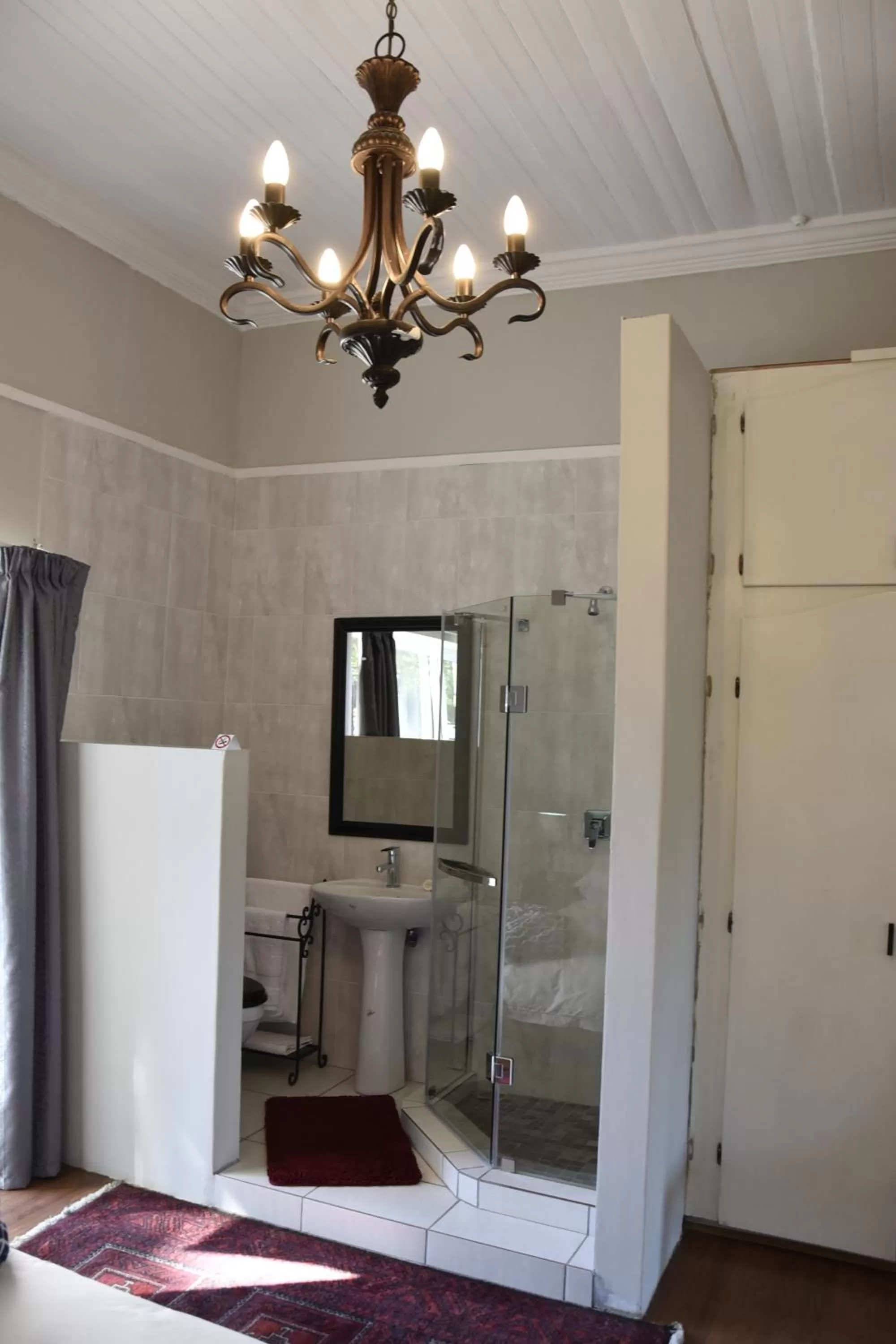 Bathroom in Poetry Guestrooms