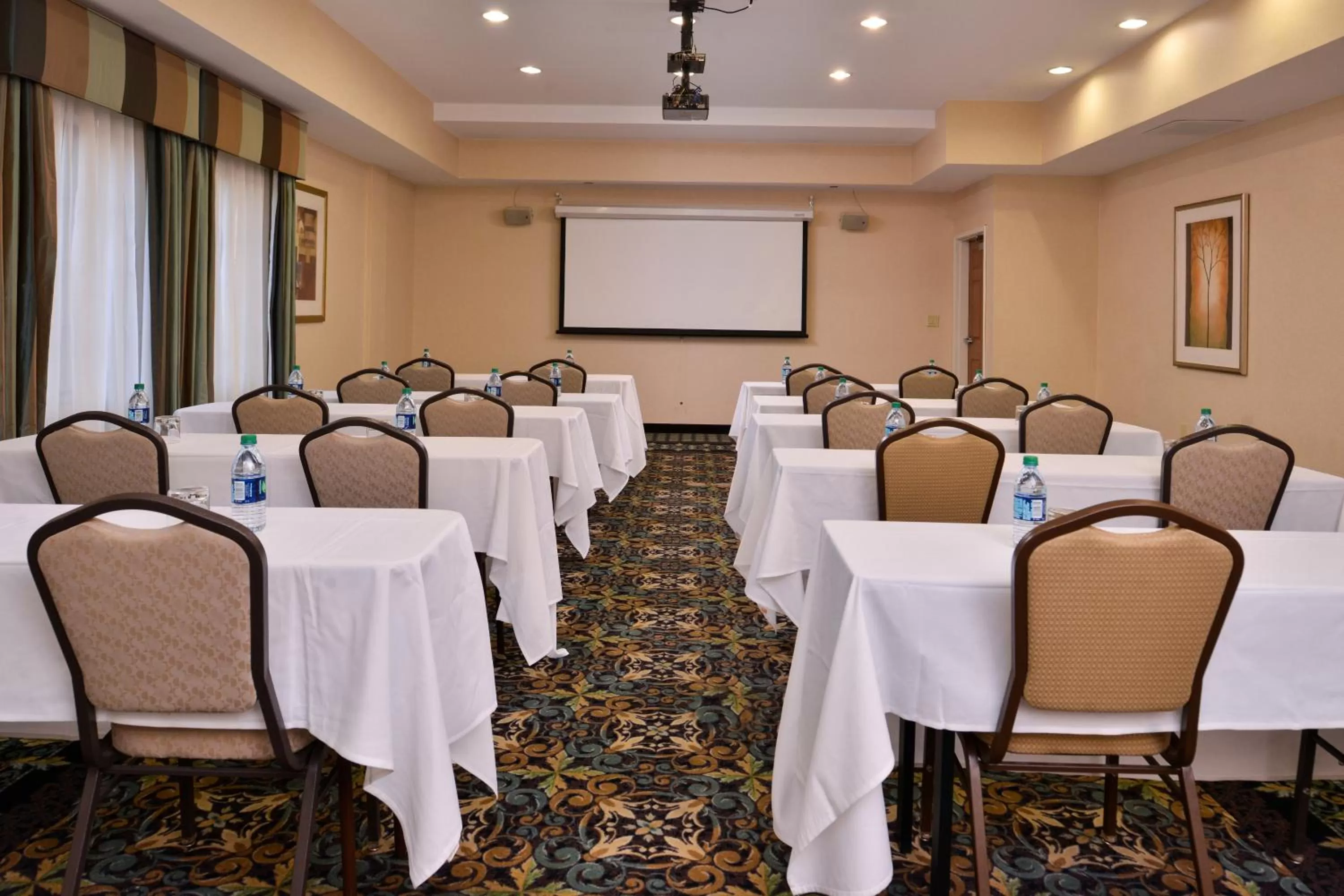 Meeting/conference room in Staybridge Suites Oklahoma City by IHG