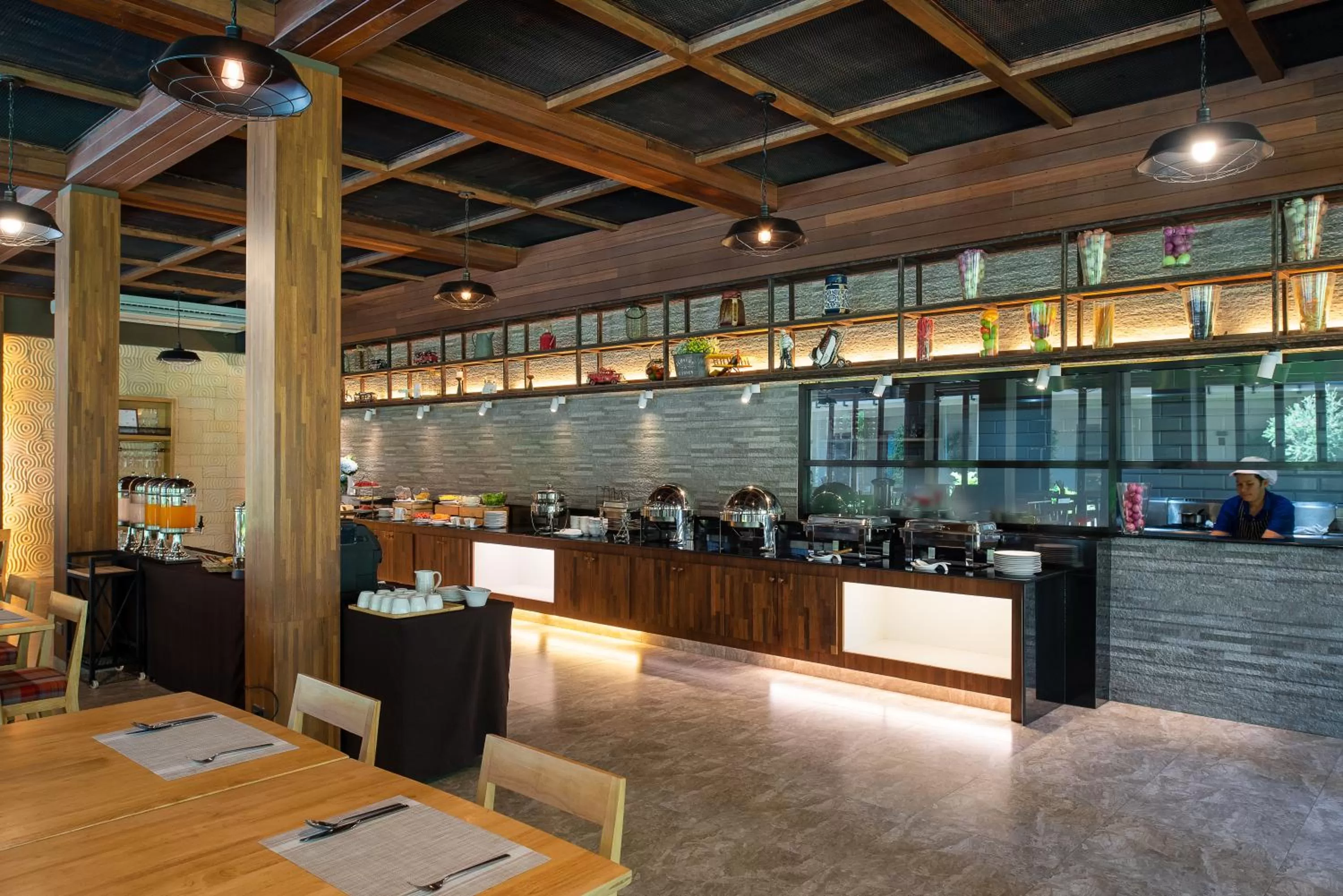 Restaurant/places to eat in La Isla Pranburi Beach Resort