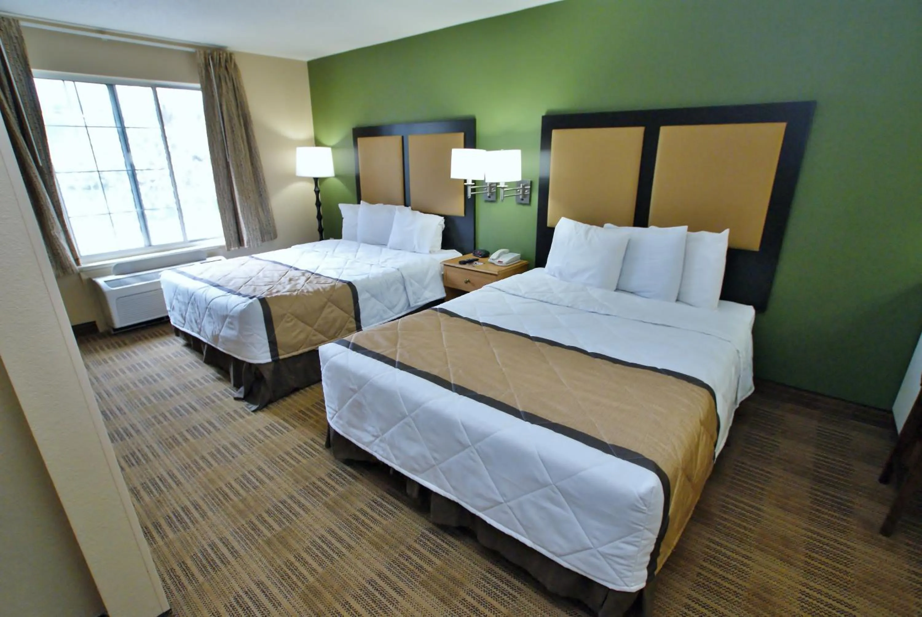 Bed in Extended Stay America Suites - Seattle - Southcenter