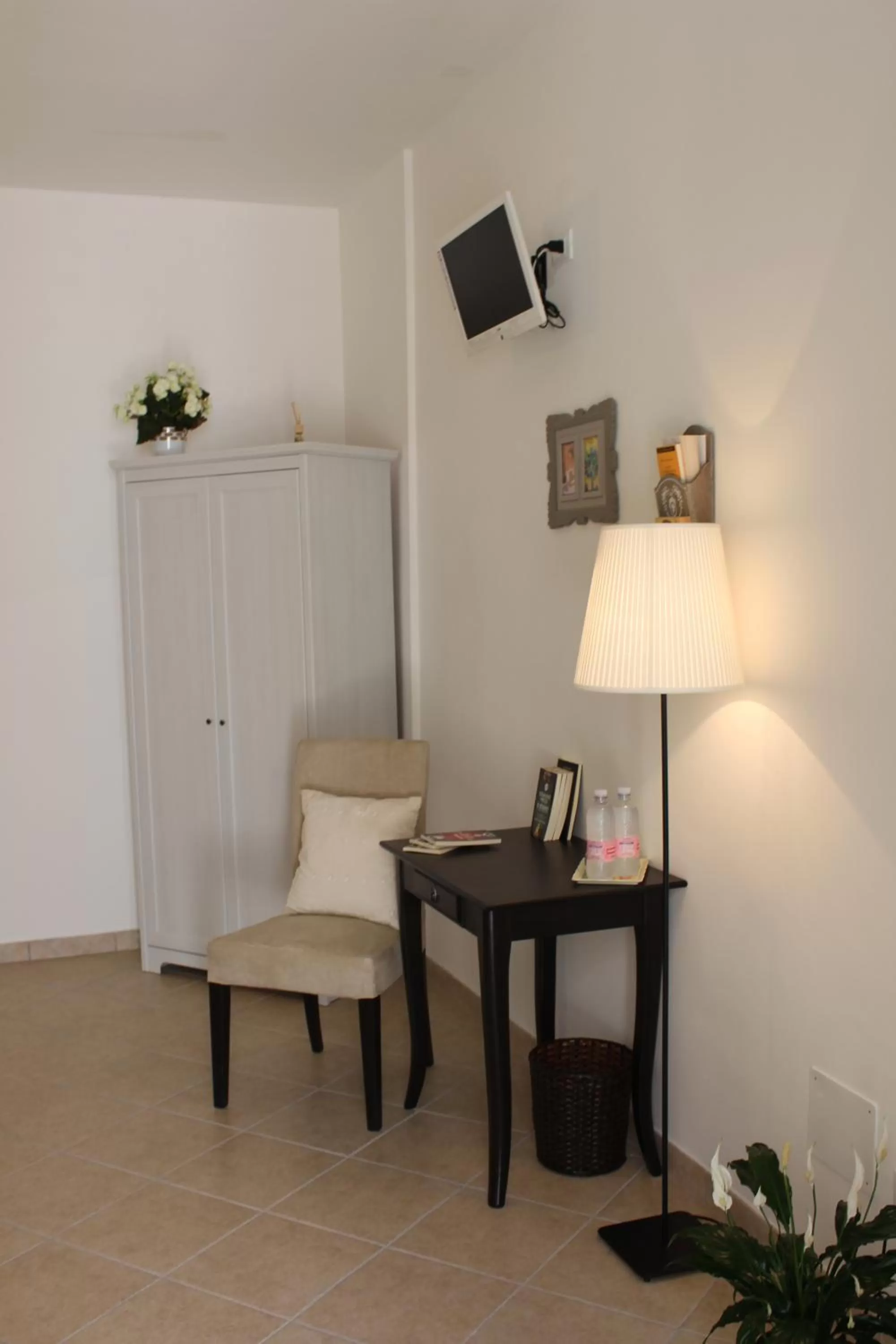 TV and multimedia in Book and Bed