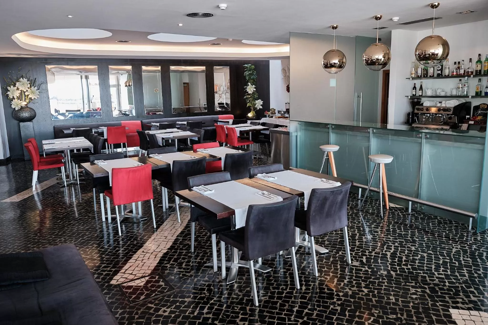 Restaurant/places to eat in Hotel Praia Marina by RIDAN Hotels