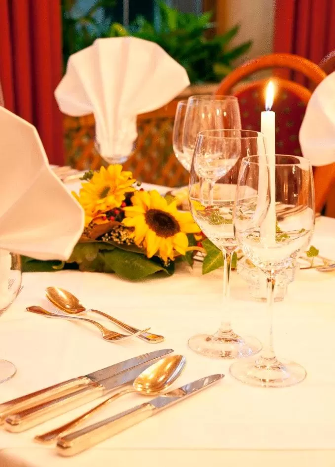 Restaurant/places to eat in Hotel-Garni Stern - bed & breakfast & more