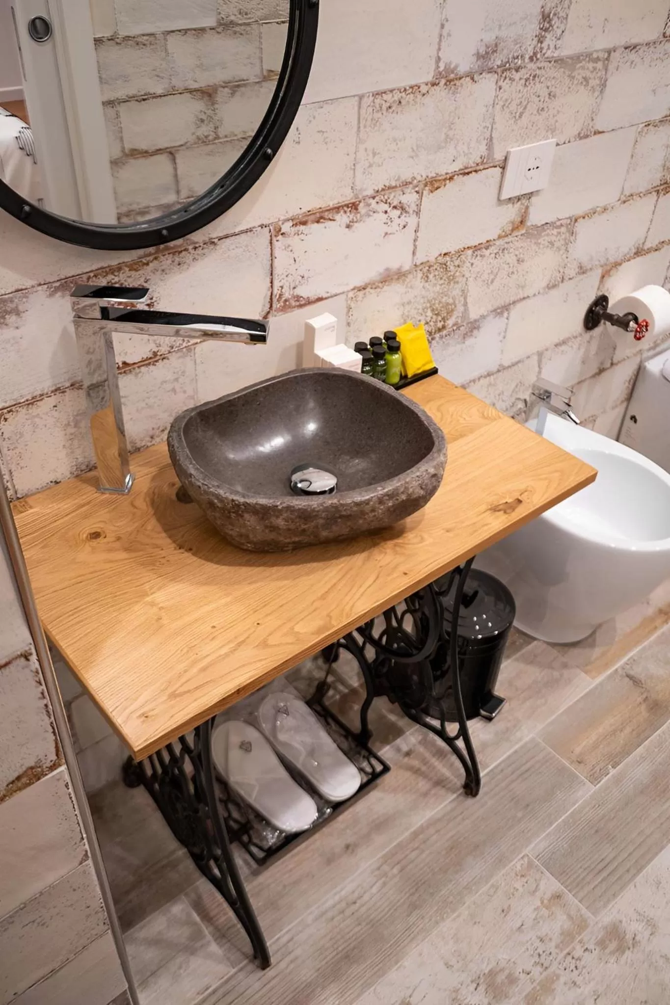 Bathroom in MareLuna Rooms