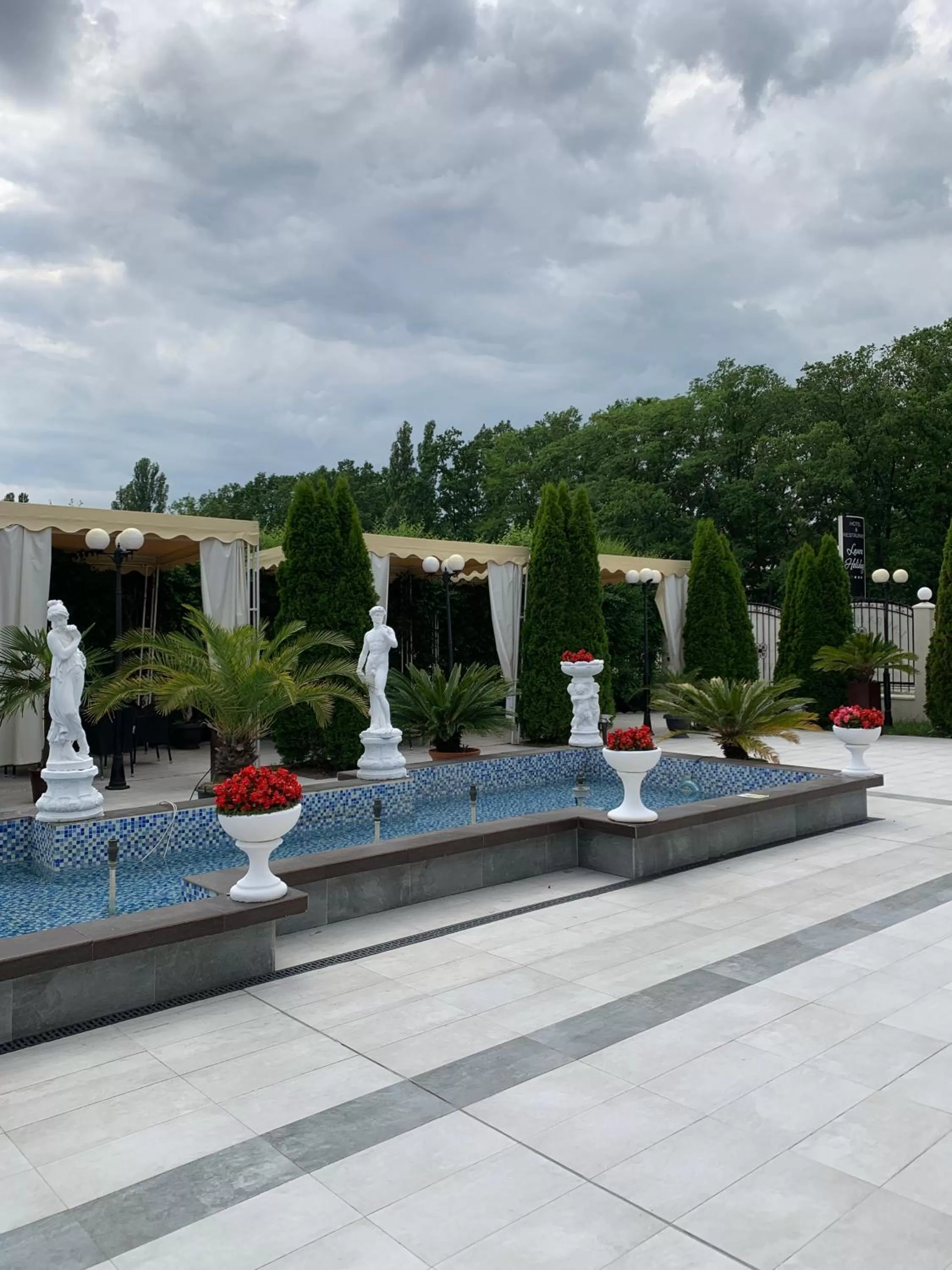 Swimming Pool in Laura Holiday