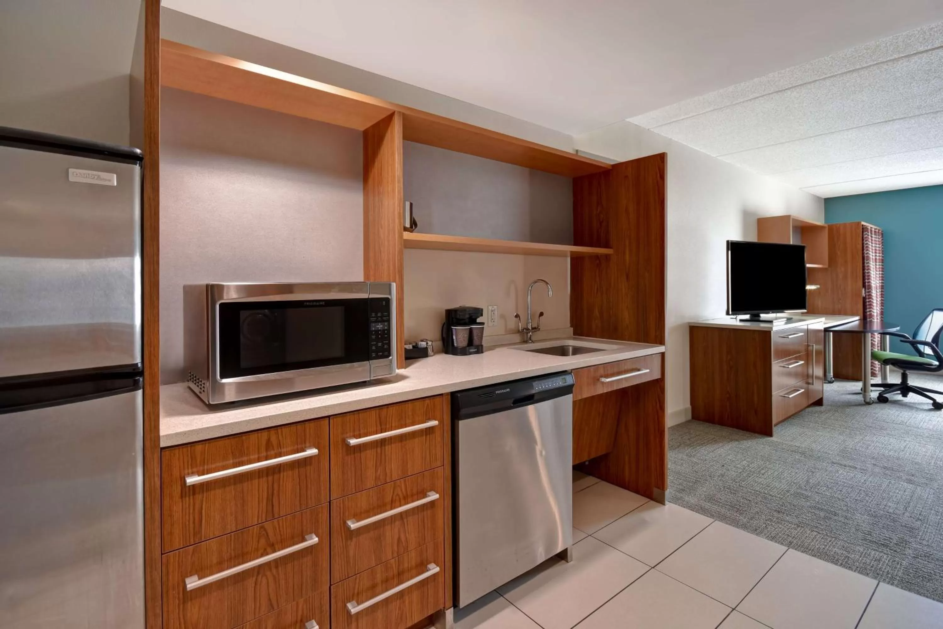 Kitchen or kitchenette in Home2 Suites by Hilton Nashville Vanderbilt, TN