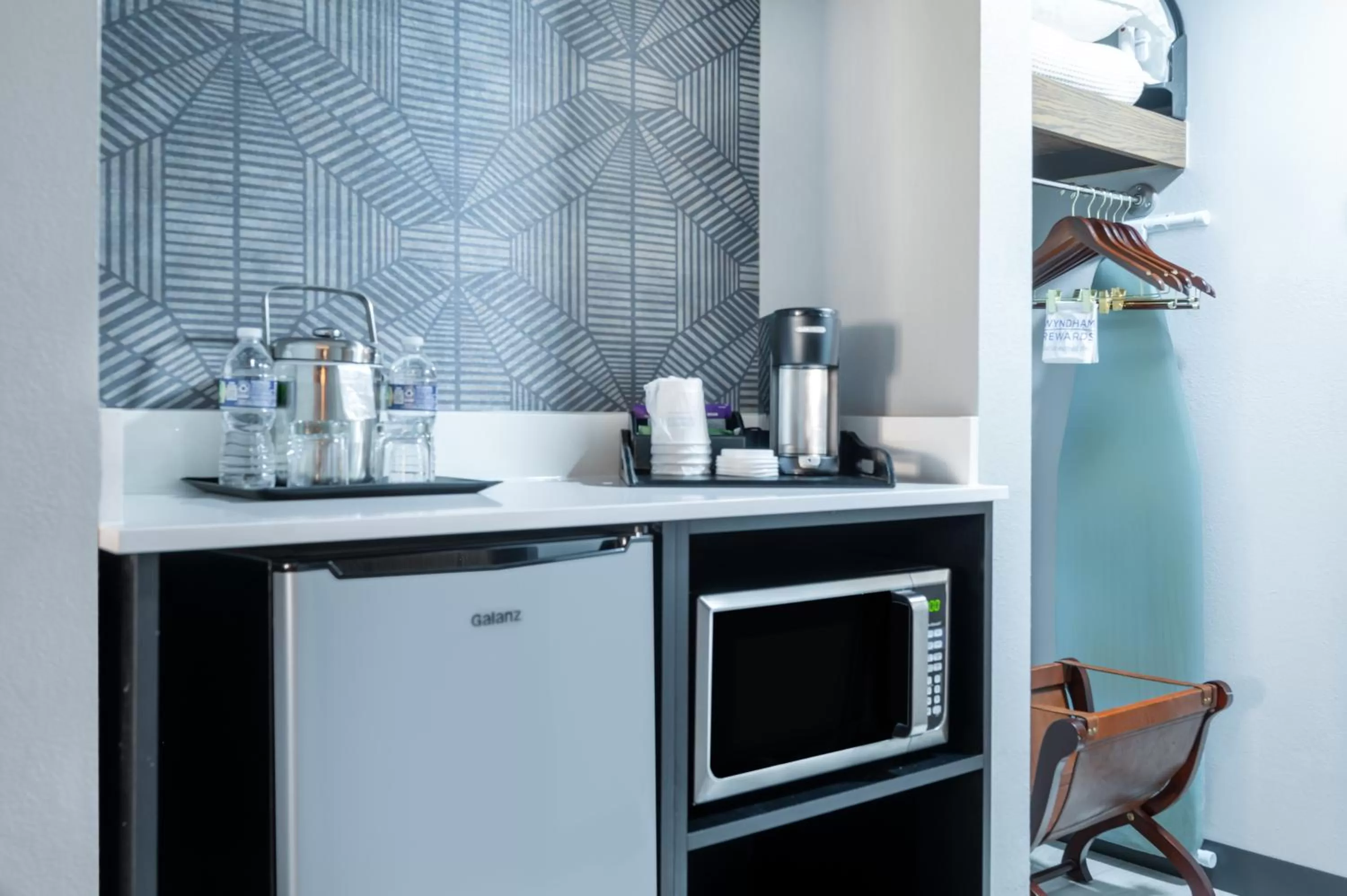 Coffee/tea facilities in Wyndham Indianapolis Airport