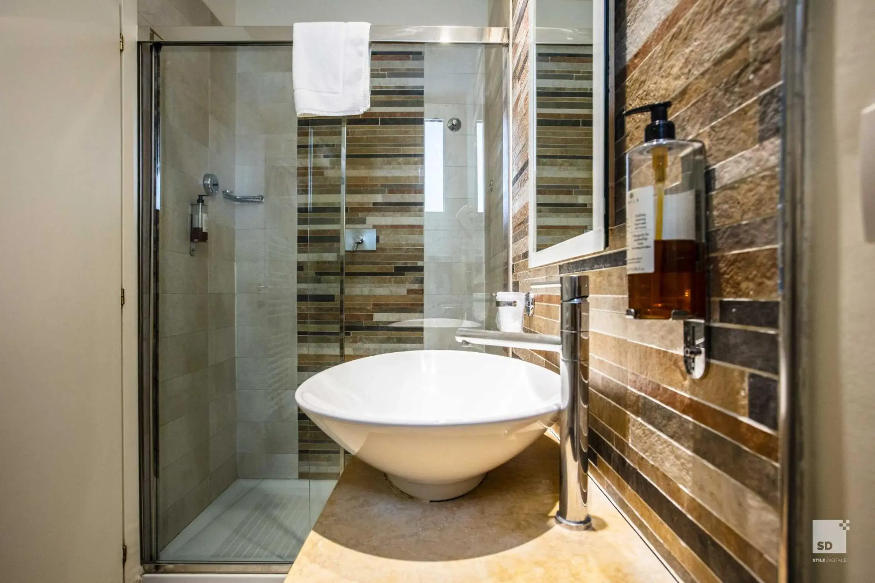 Standard Double or Twin Room in Hotel Regina Elena 57 & Oro Bianco Standard Double or Twin Room in Hotel Regina Elena 57 & Oro Bianco