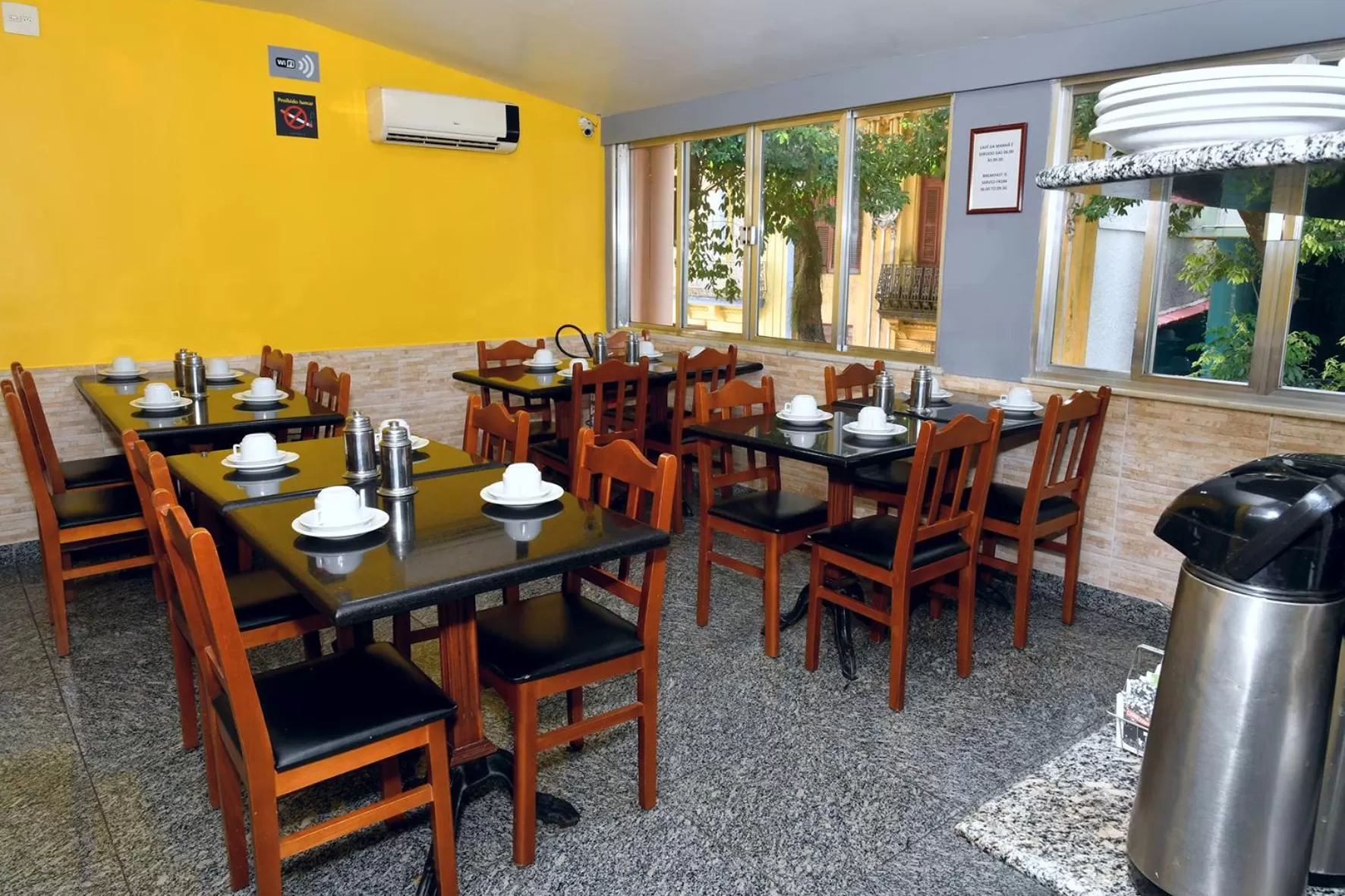 Meals, Restaurant/Places to Eat in Hotel Rio Claro