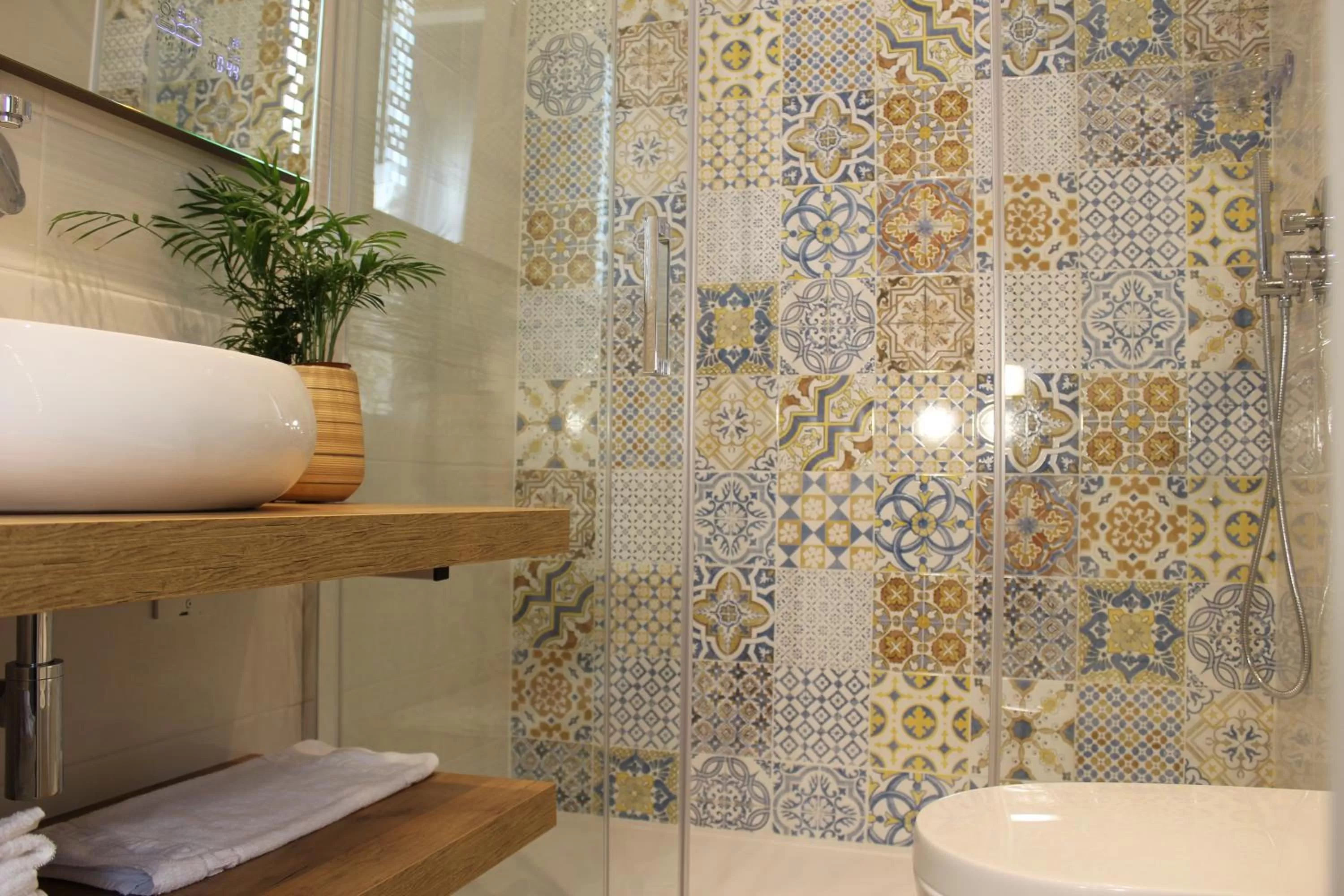 Shower in Aurora BnB