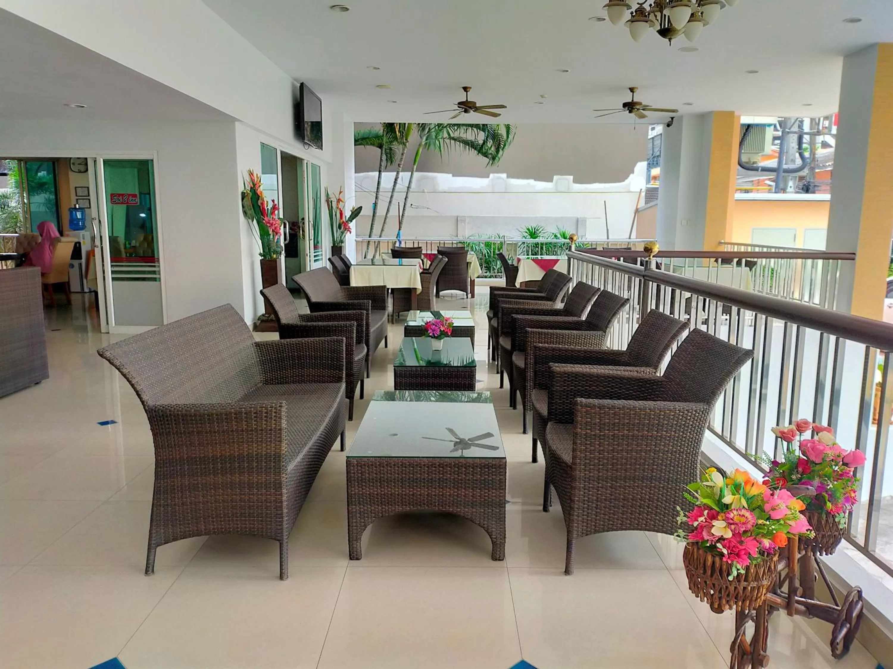 Restaurant/places to eat in soi2inn