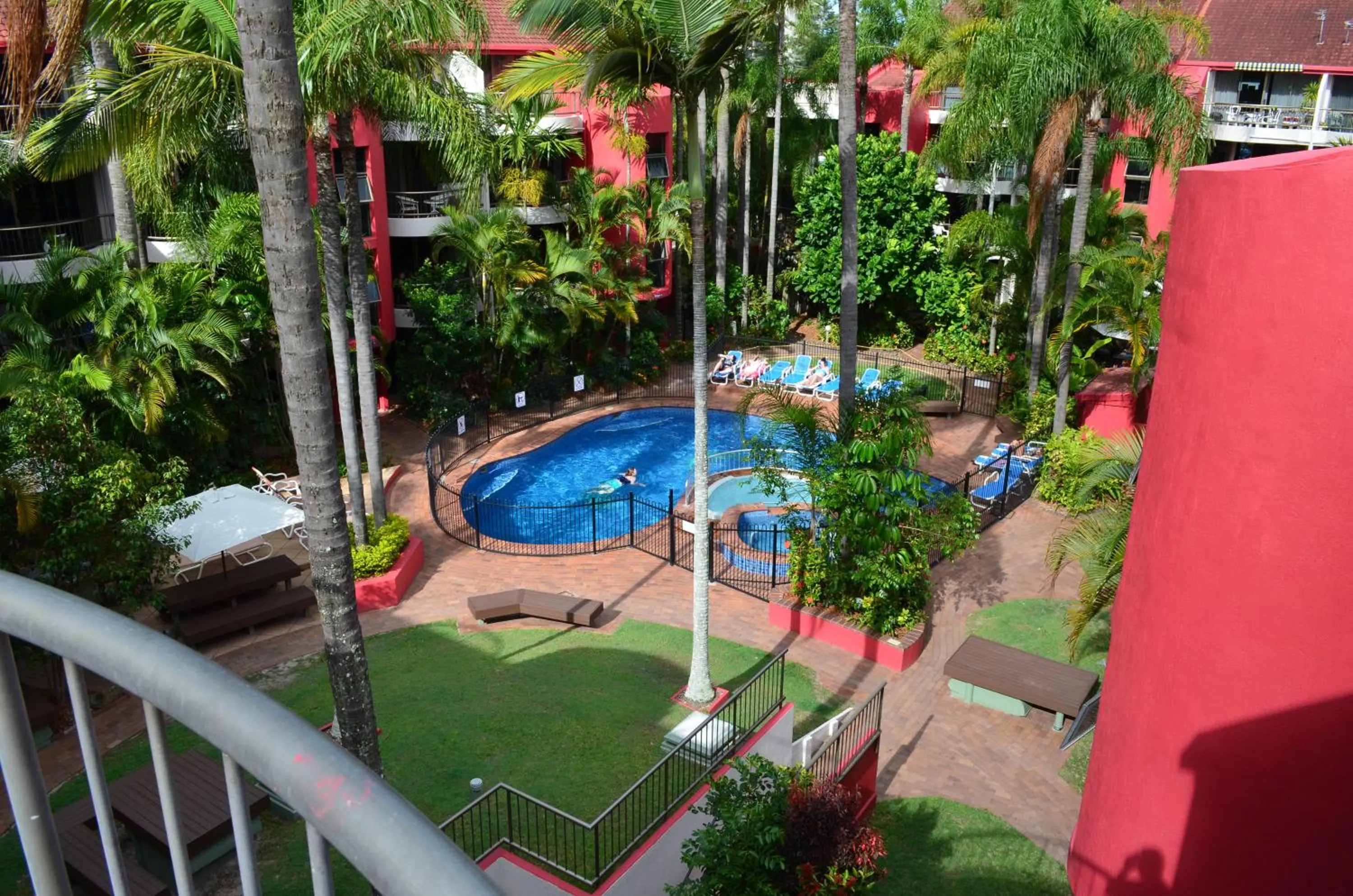 Swimming pool in Enderley Gardens Resort