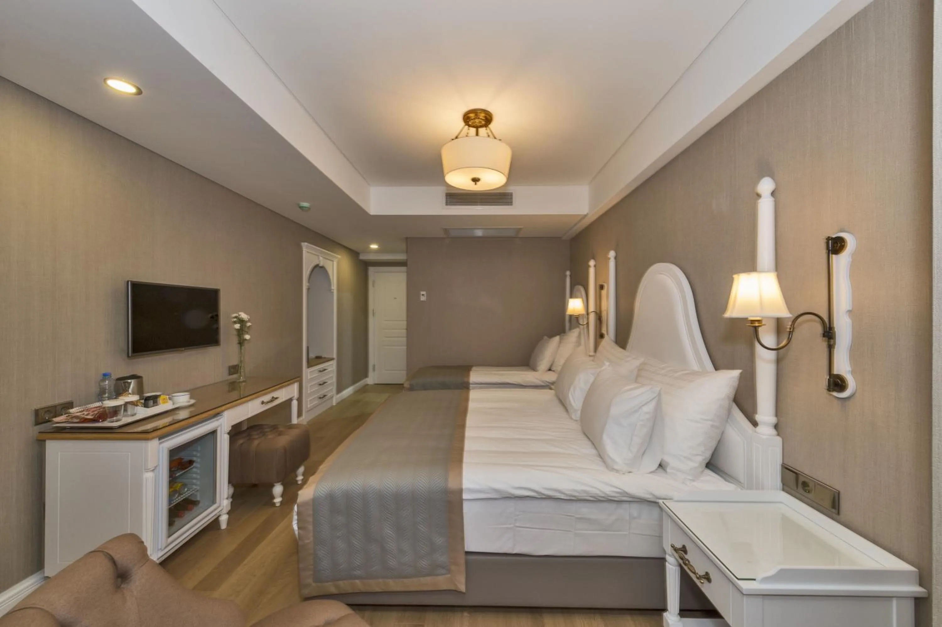 Photo of the whole room, Bed in Hanna Hotel