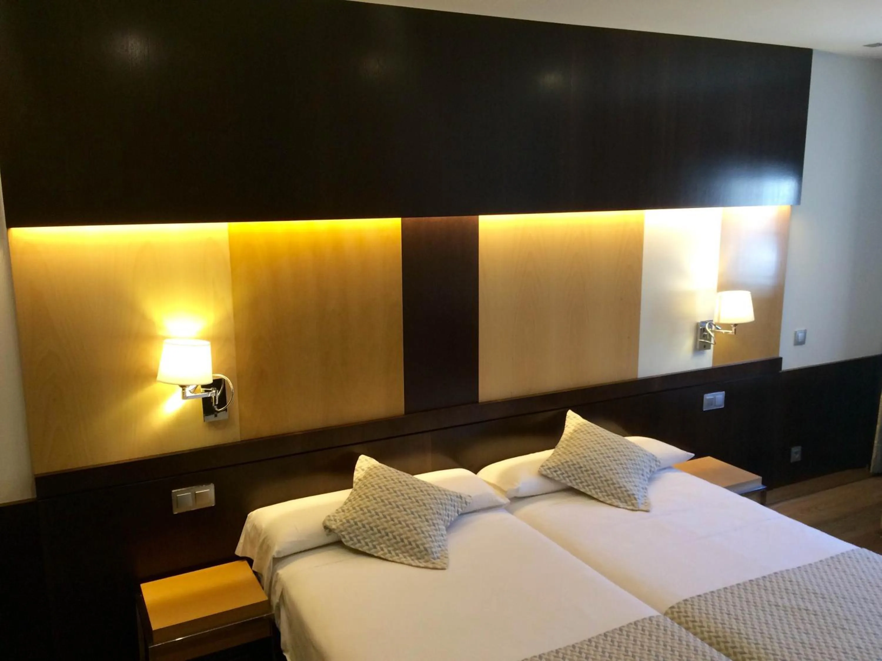 Photo of the whole room, Bed in Hotel Boutique Museo Burgos