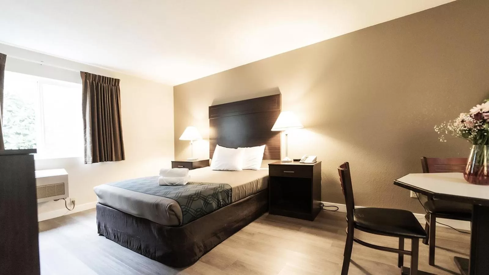 Bed in Ocean Star Inn