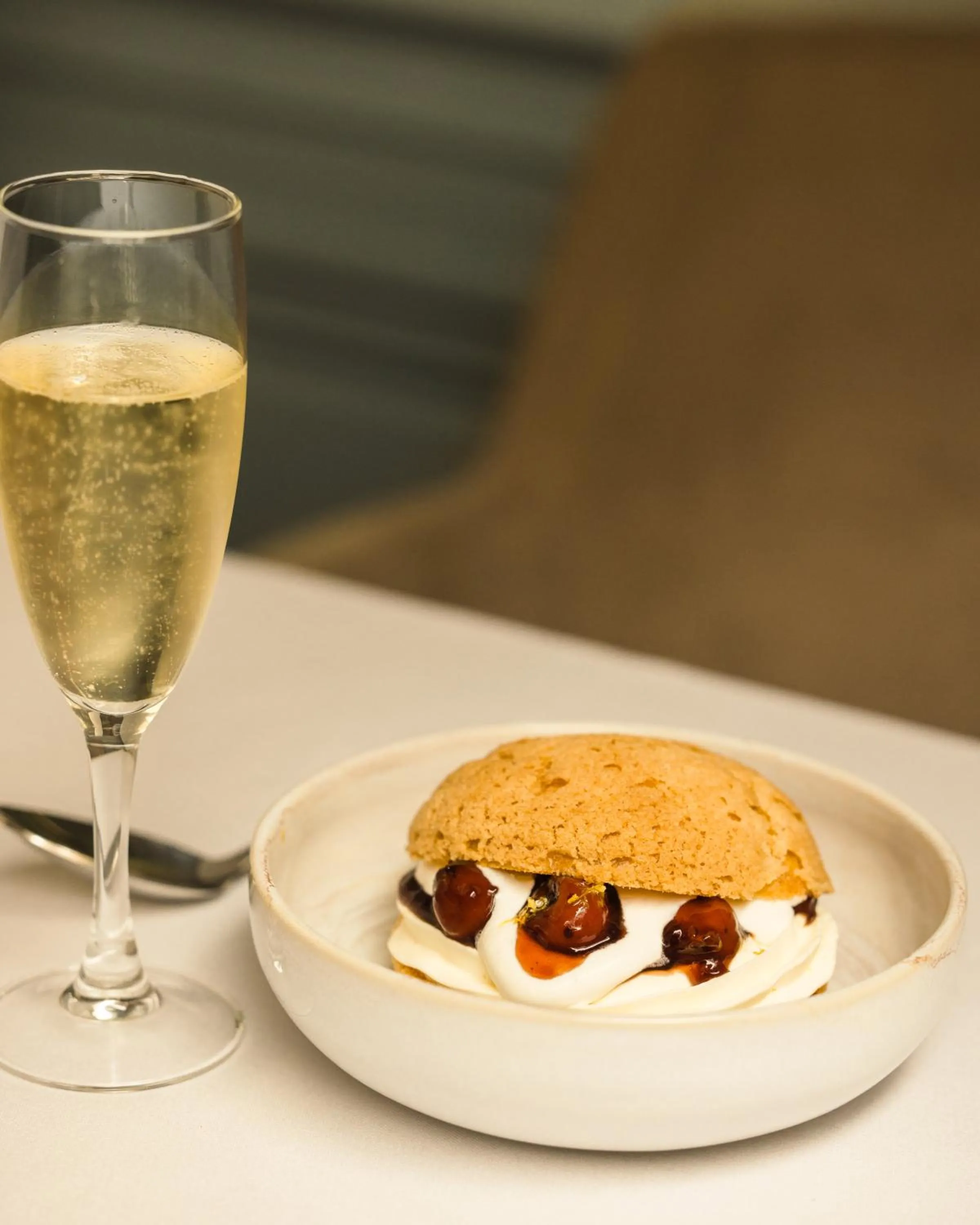 Restaurant/places to eat in Hotel Royal Saint Honore Paris Louvre