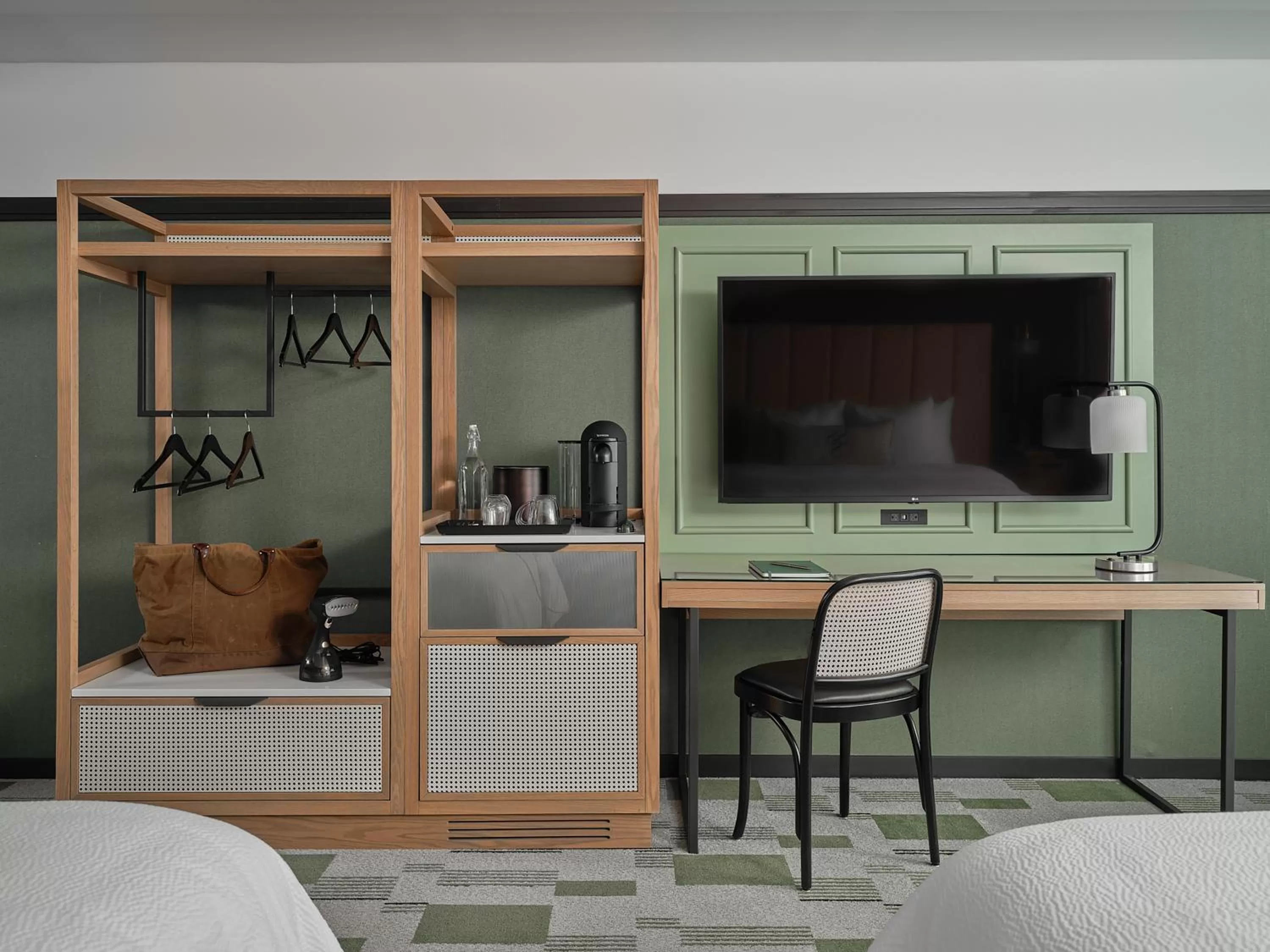 TV and multimedia, Bed in Six South St. Hotel