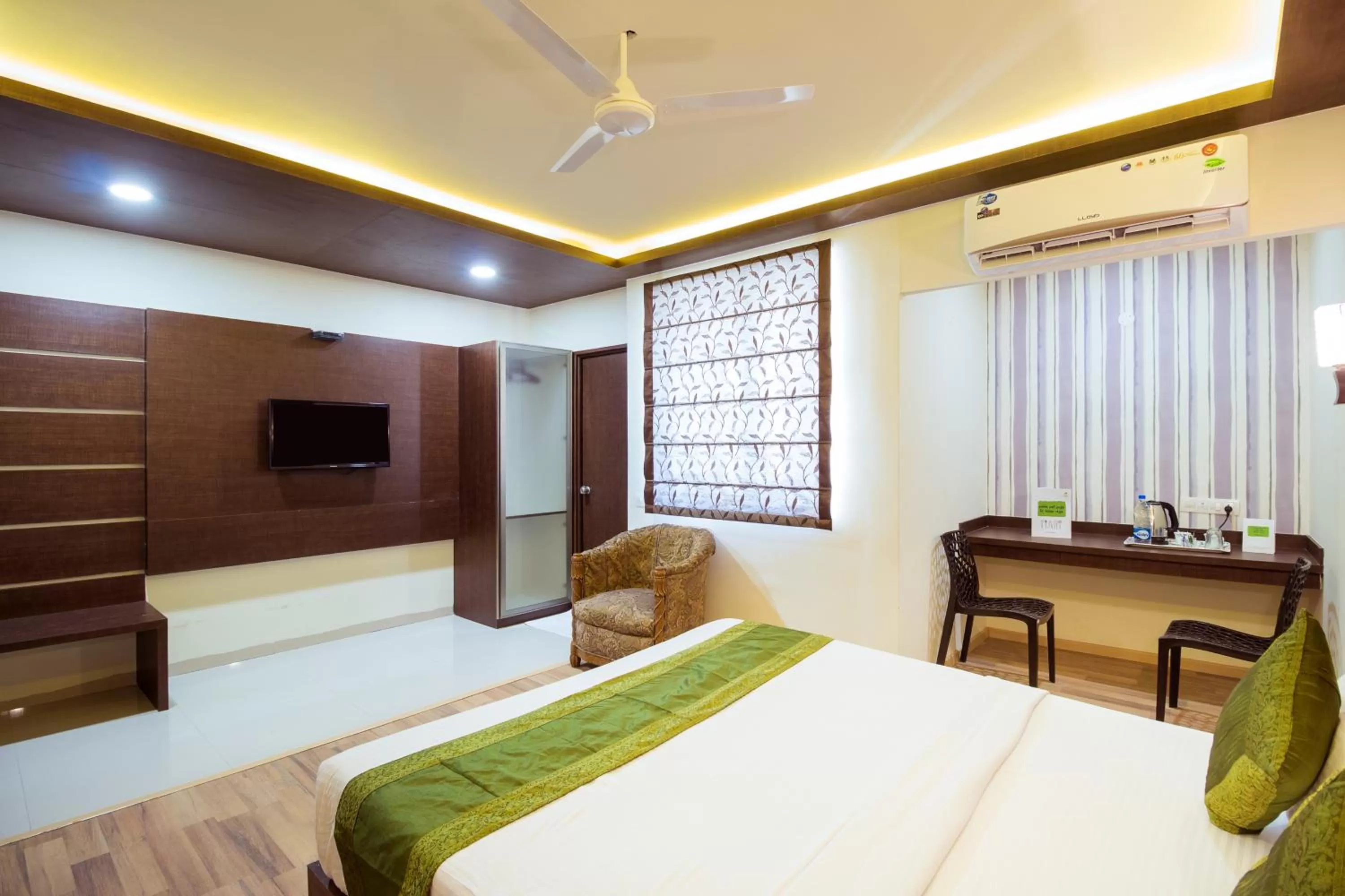 TV and multimedia, Bed in Itsy Hotels Arastu Inn