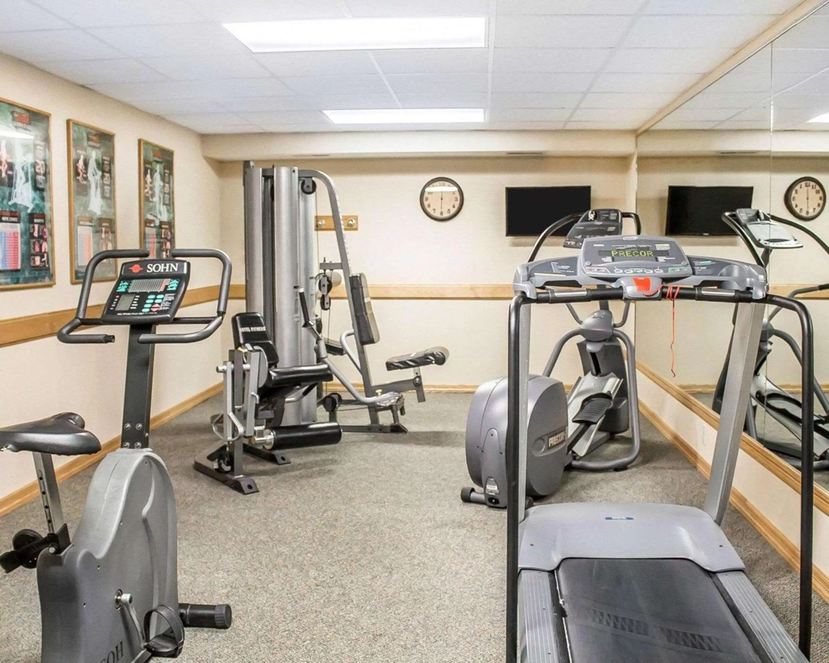 Fitness centre/facilities in Quality Inn Rhinelander
