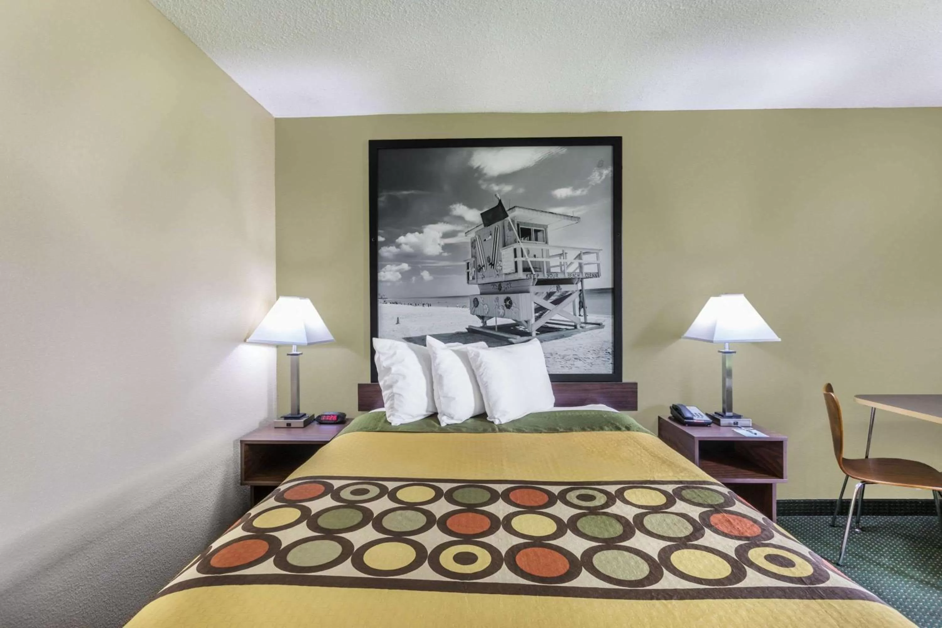 Photo of the whole room, Bed in Super 8 by Wyndham Ocala I-75